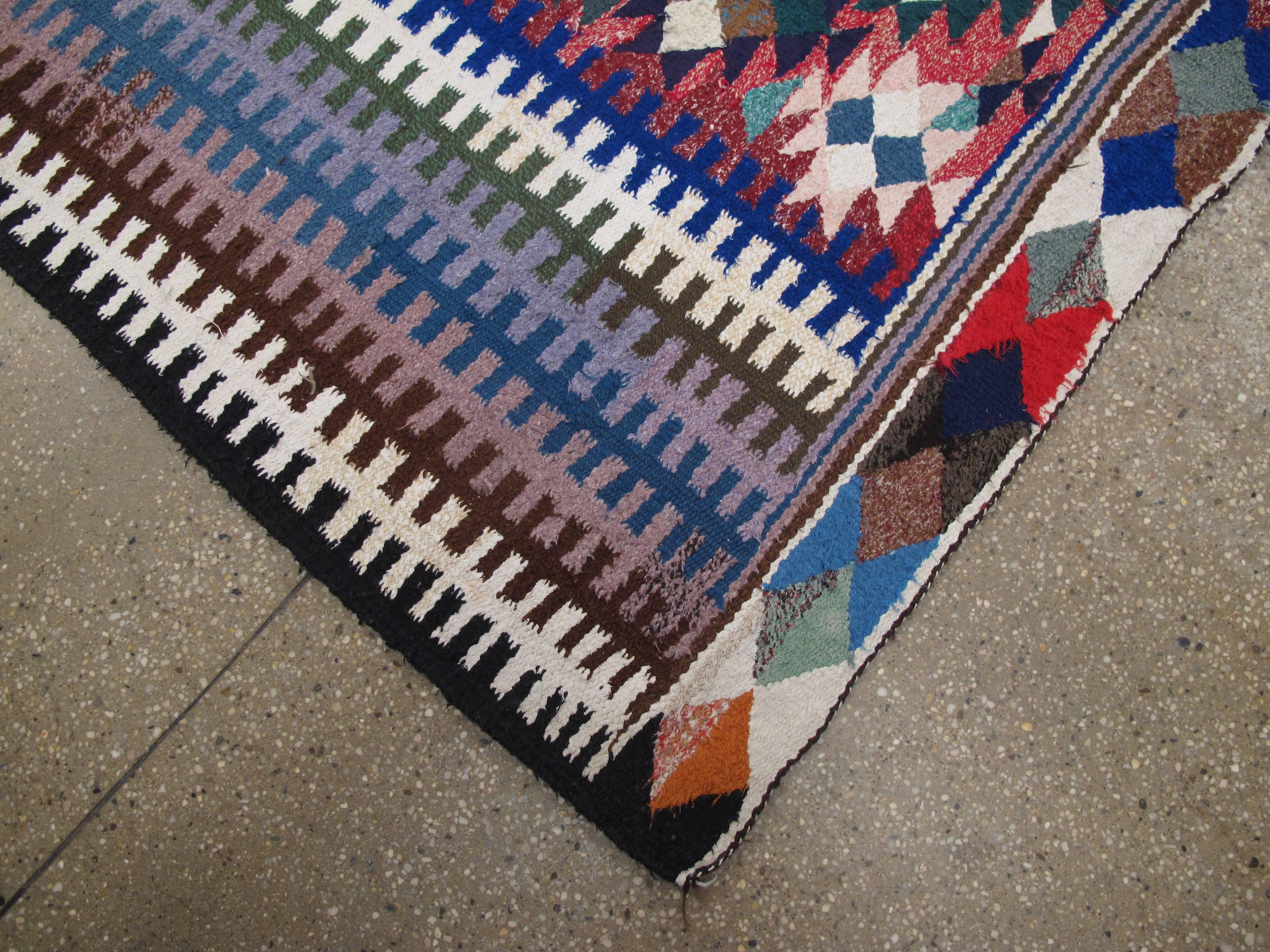 Vintage Persian Flat-Weave Kilim Rug In Excellent Condition In New York, NY