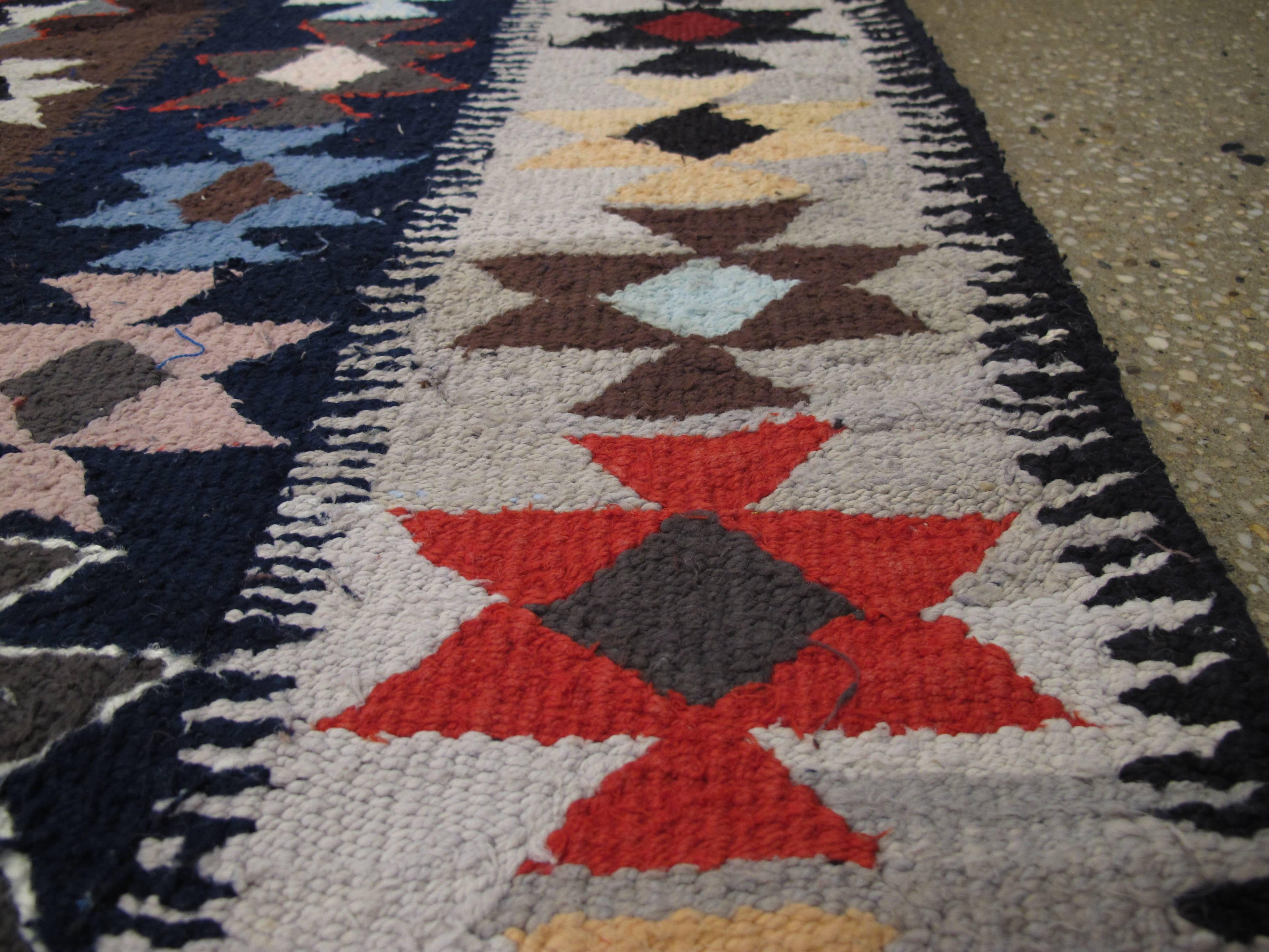 Vintage Persian Flat-Weave Kilim Rug In Excellent Condition In New York, NY