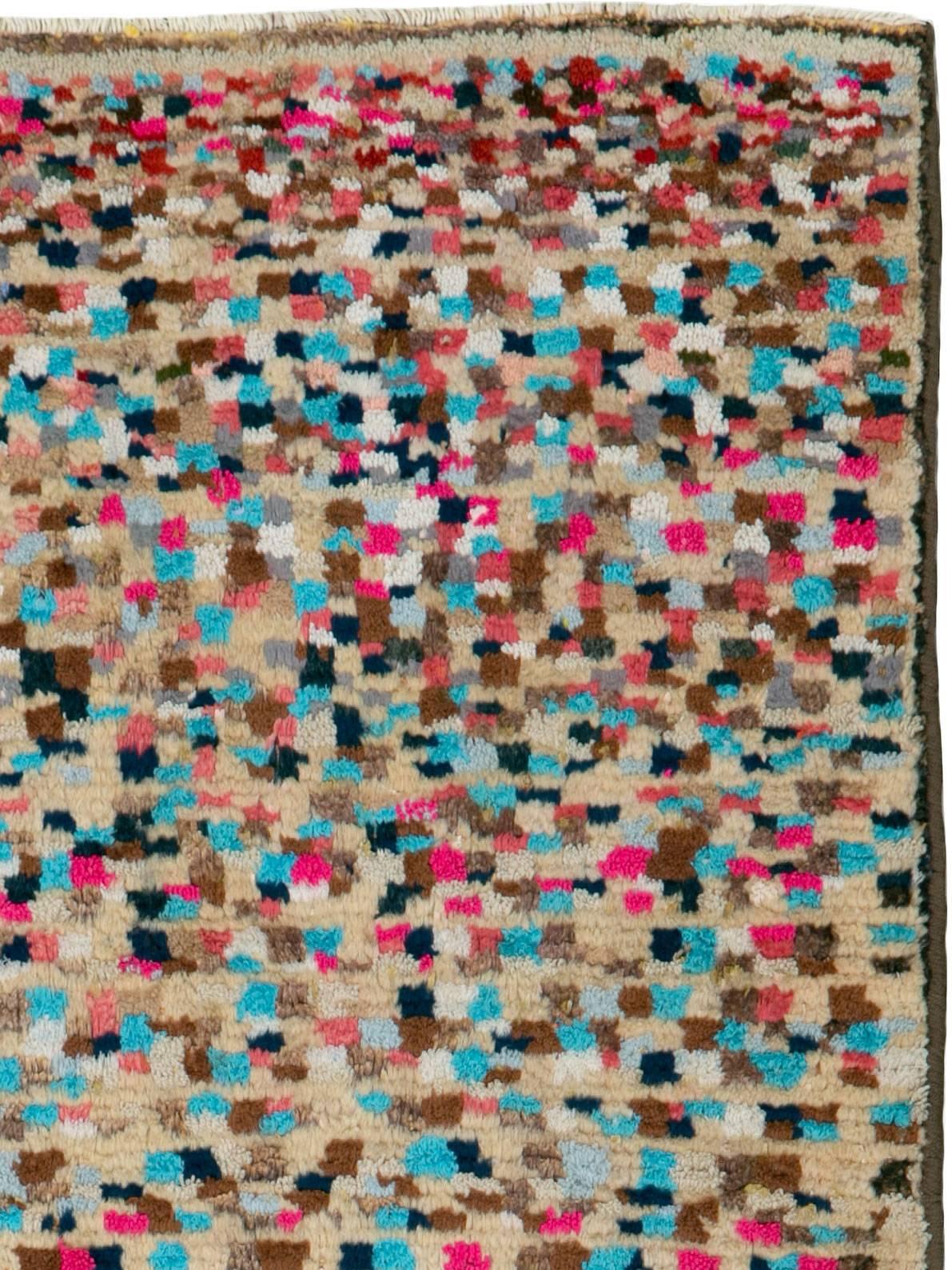 A modernist Persian Gabbeh rug from the 21st century with cotton highlights.