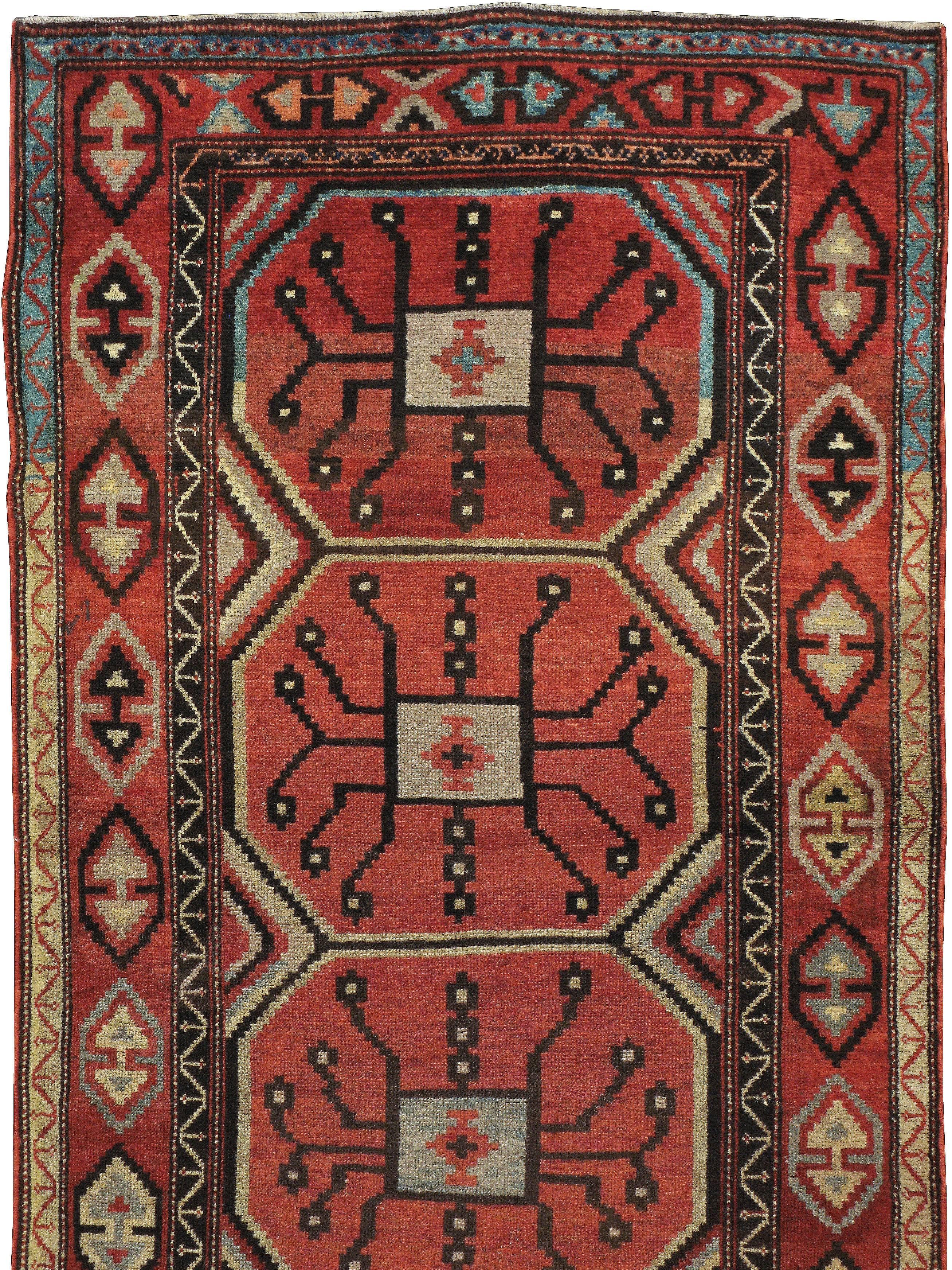 Antiker persischer Beshir-Läufer aus Persien (Stammeskunst) im Angebot