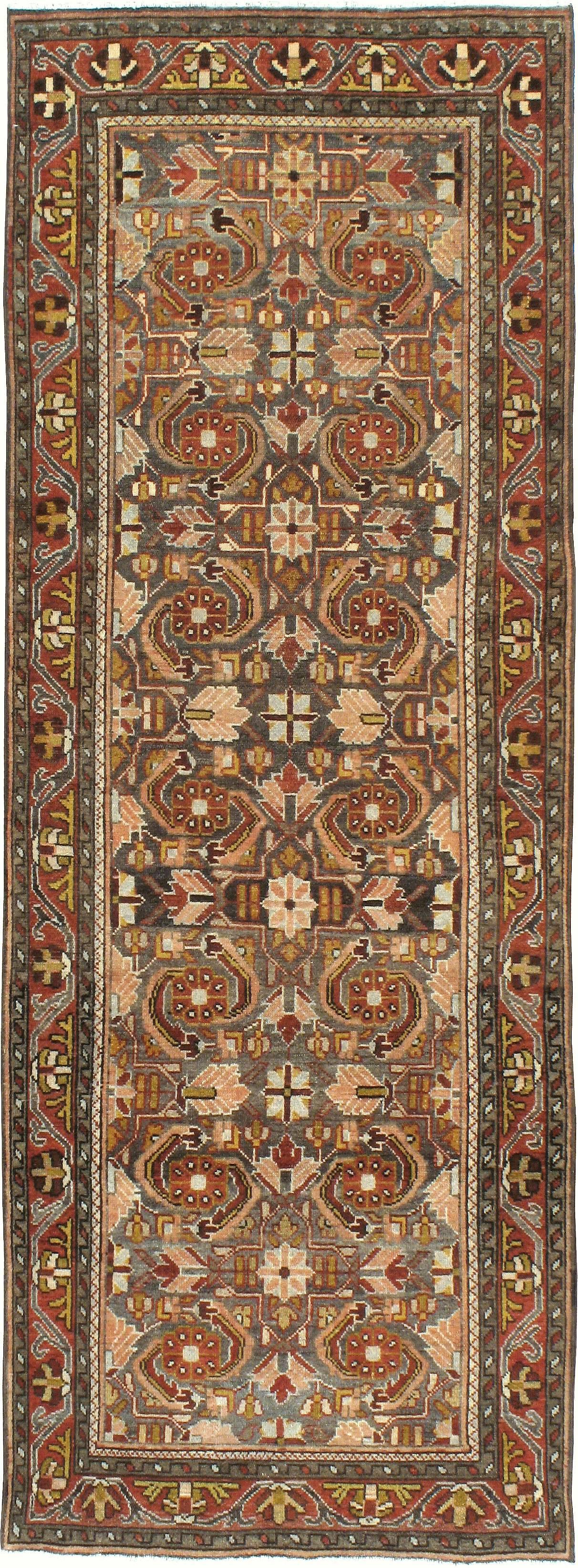 An antique Persian Malayer rug from the first quarter of the 20th century.