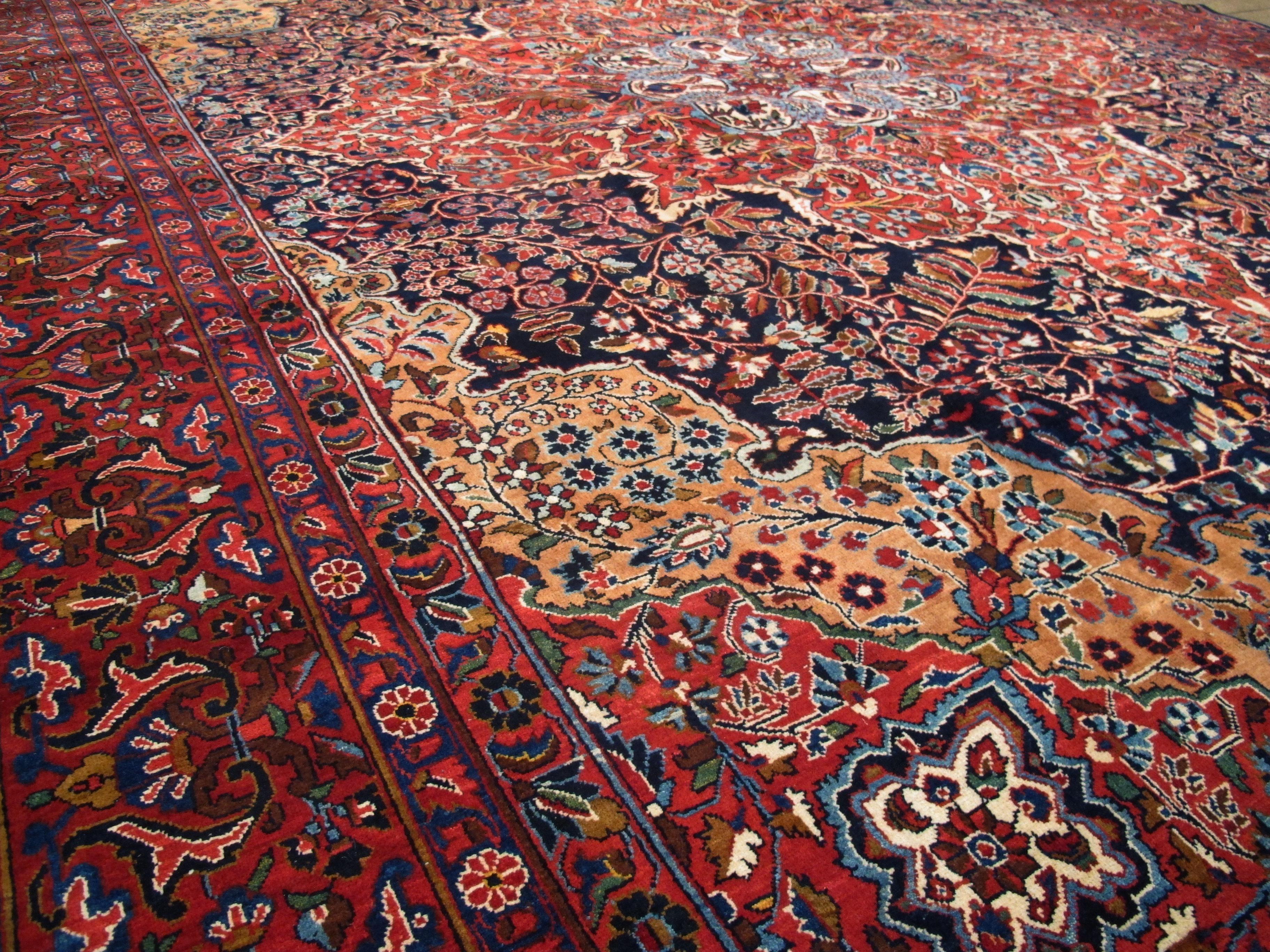 Wool Antique Persian Sarouk Rug For Sale