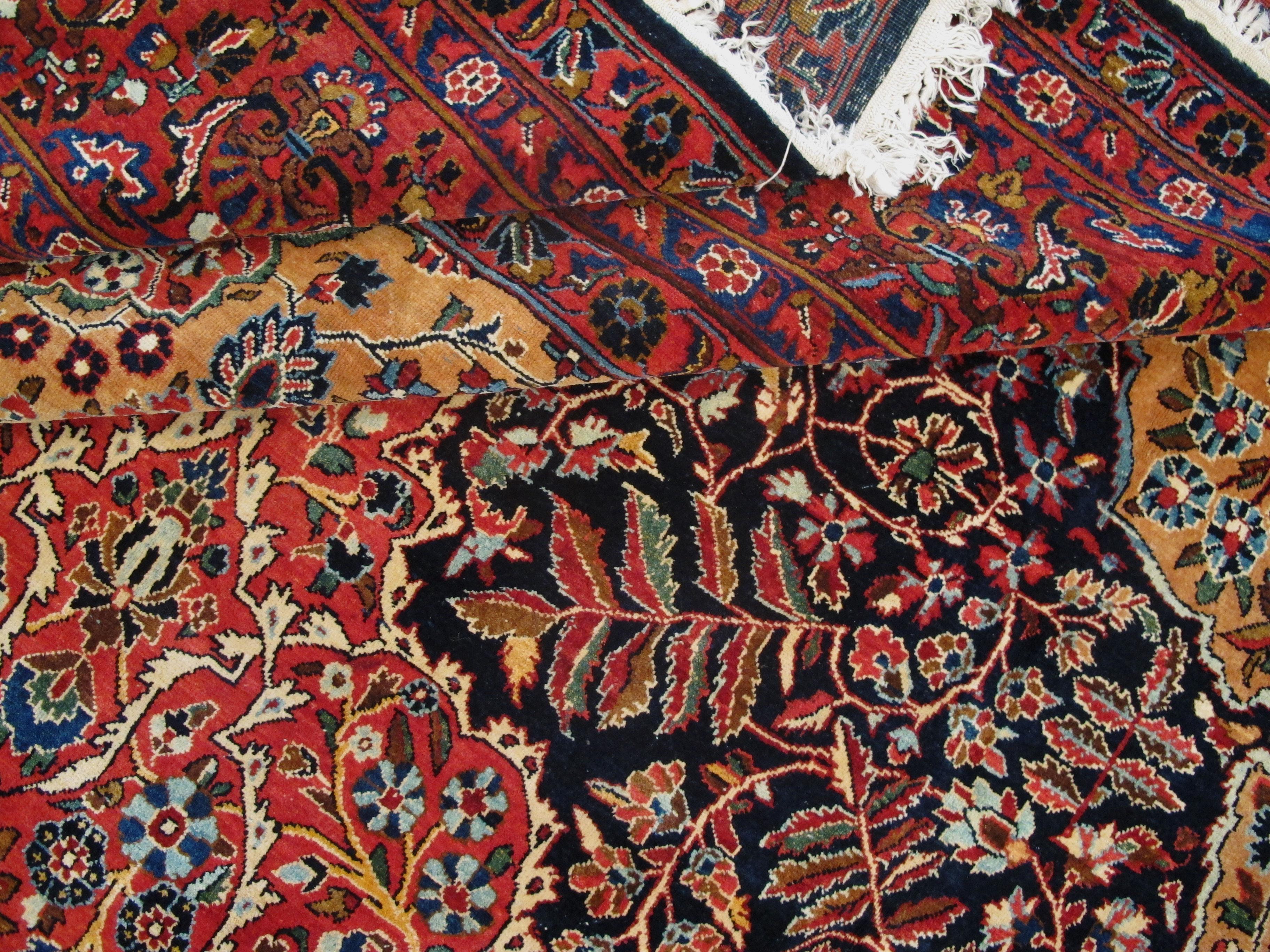 Antique Persian Sarouk Rug For Sale 5