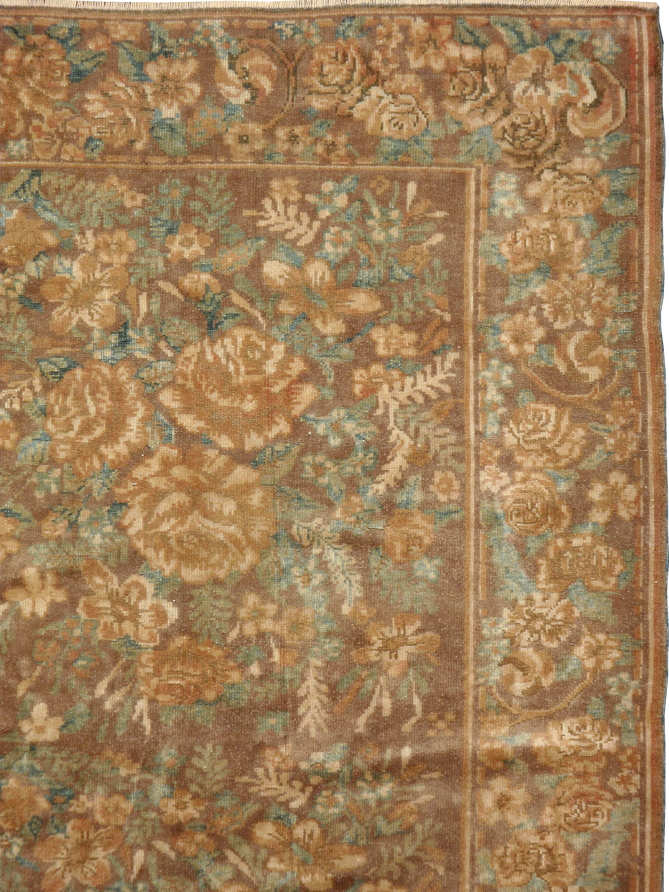 Russischer Karabagh-Teppich im Vintage-Stil im Zustand „Hervorragend“ im Angebot in New York, NY