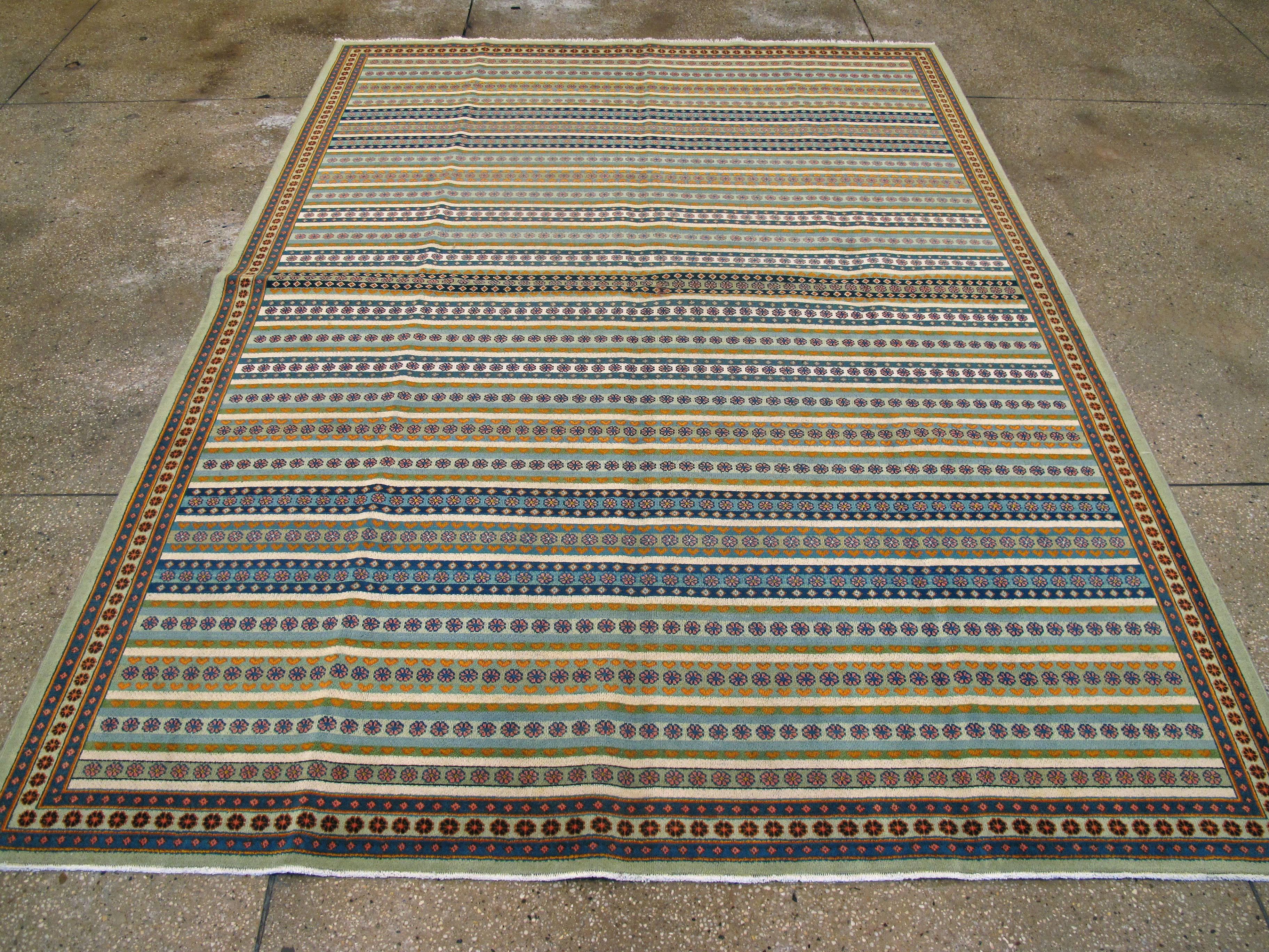 Vintage Persian Kashan Rug In Excellent Condition For Sale In New York, NY