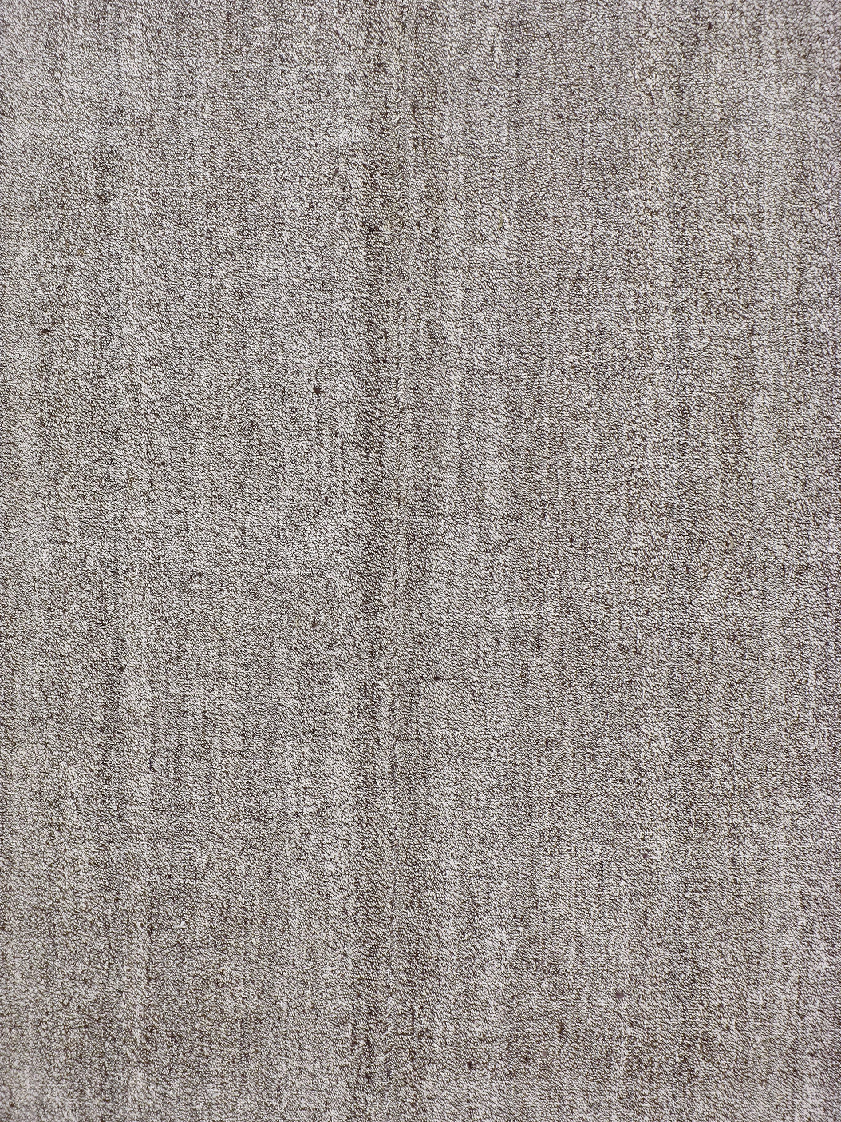 Ein türkischer Textil-Flachgewebe-Kilim-Teppich aus der Mitte des 20. Jahrhunderts.
