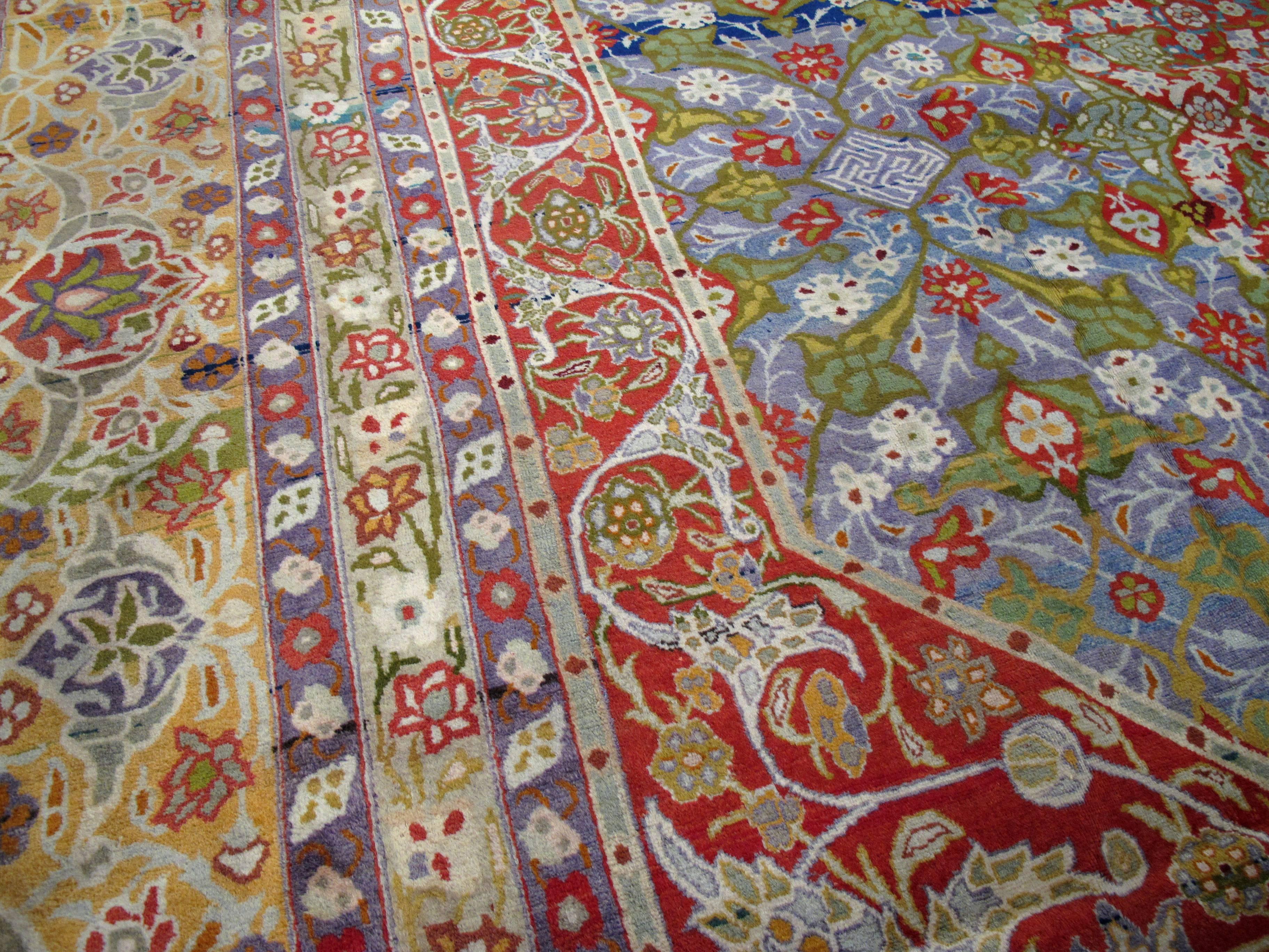 Tapis persan ancien de Tabriz Bon état - En vente à New York, NY