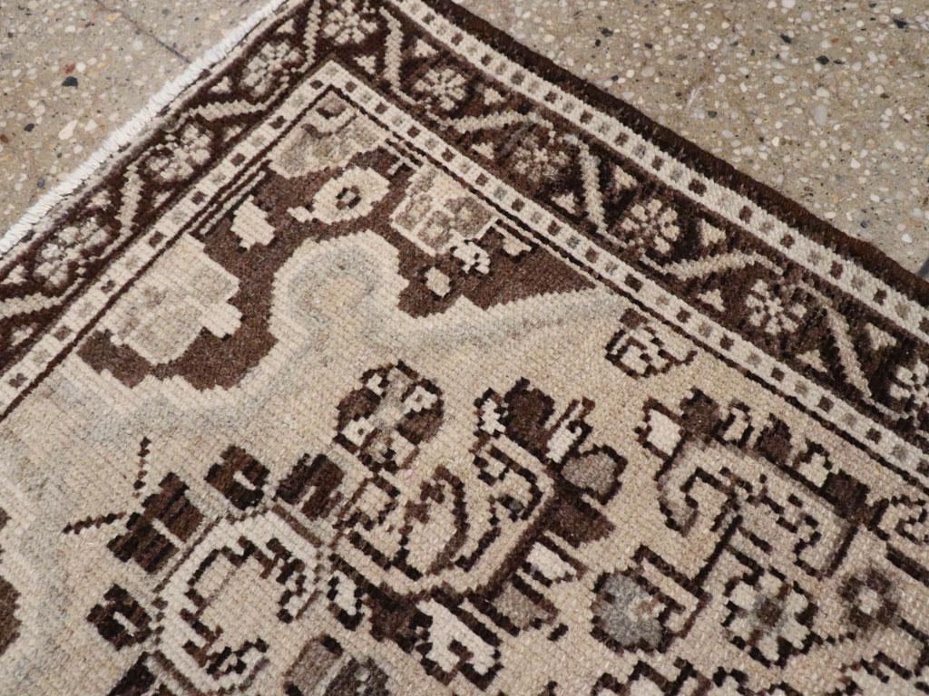 Annodato a mano Tappeto persiano Malayer della metà del XX secolo in vendita