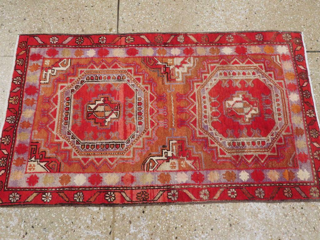 Alfombra persa Tabriz de mediados del siglo XX en Excelente estado para la venta en New York, NY