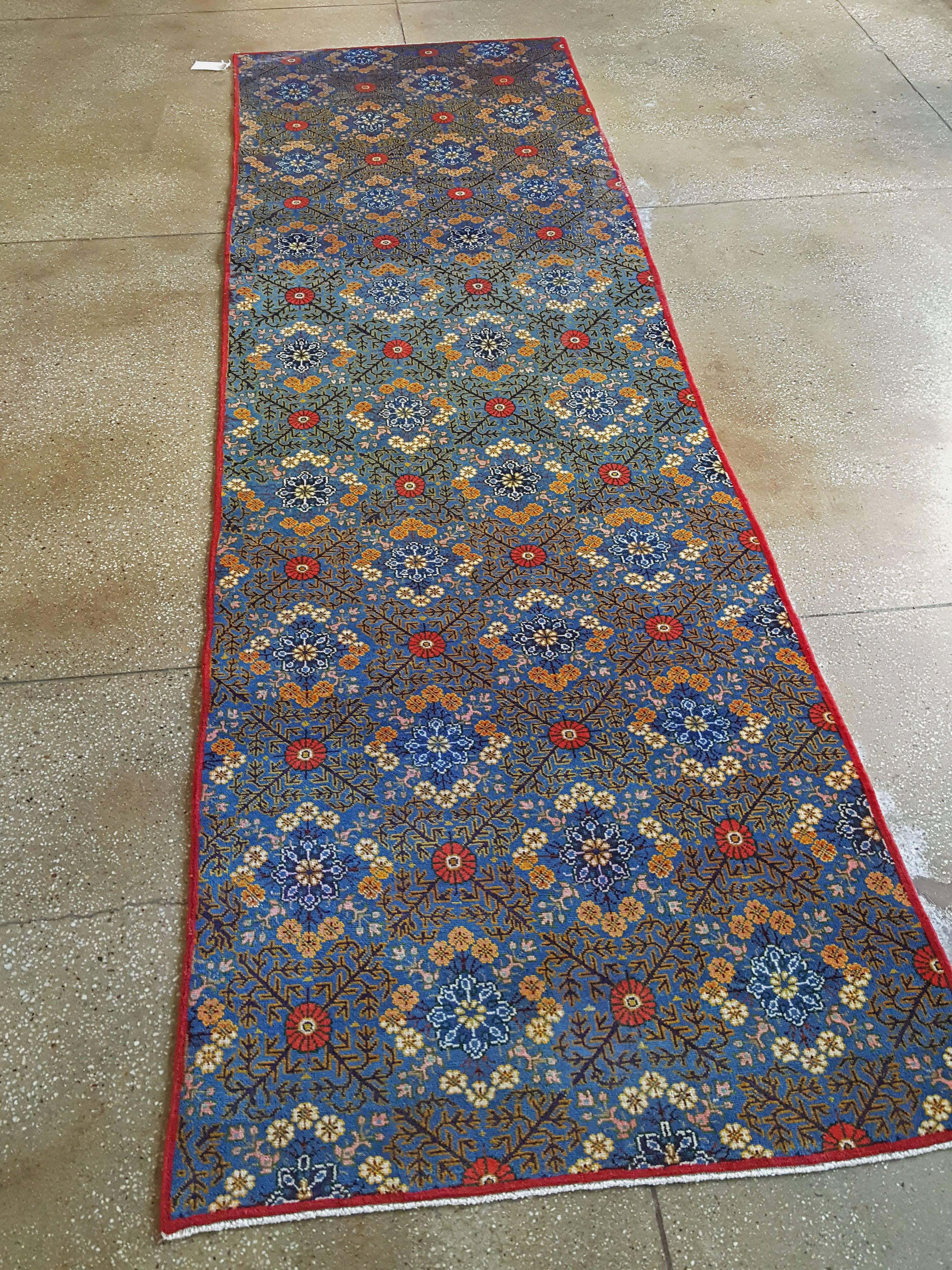 Vintage Persian Kashan Rug In Good Condition For Sale In New York, NY