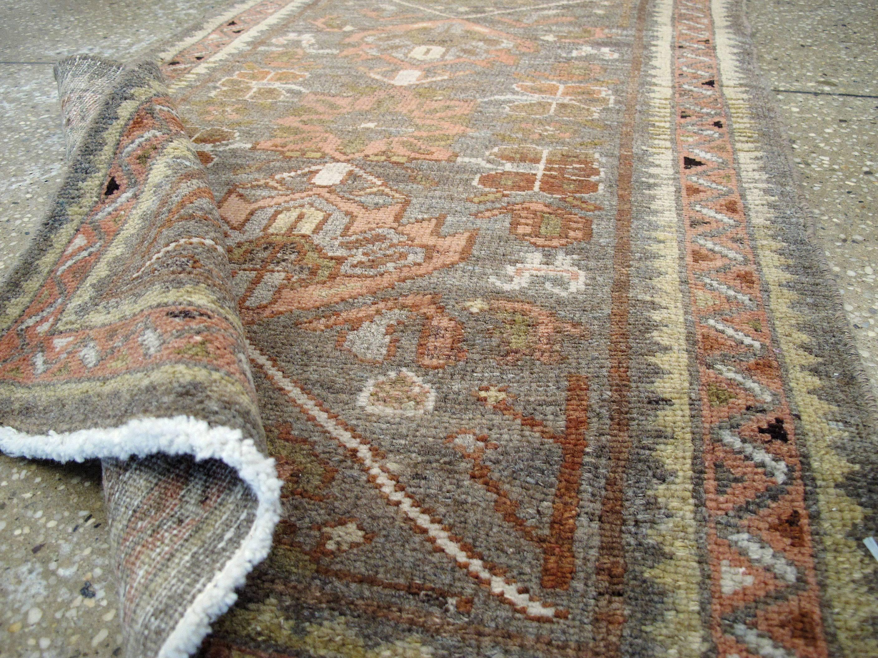 Antiker persischer Malayer-Teppich (Handgeknüpft) im Angebot