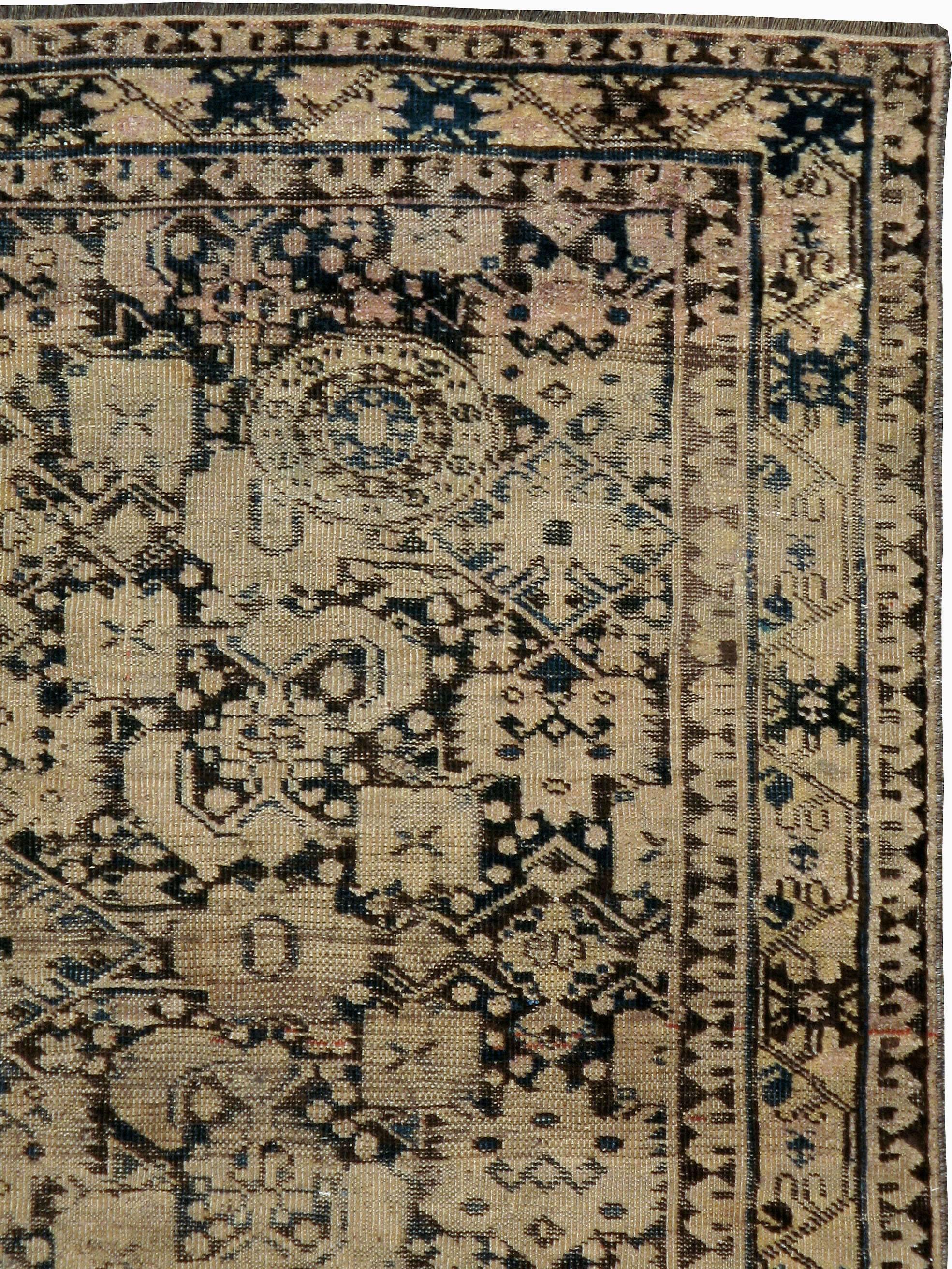 Tribal Tapis turkoman ancien d'Asie centrale en vente