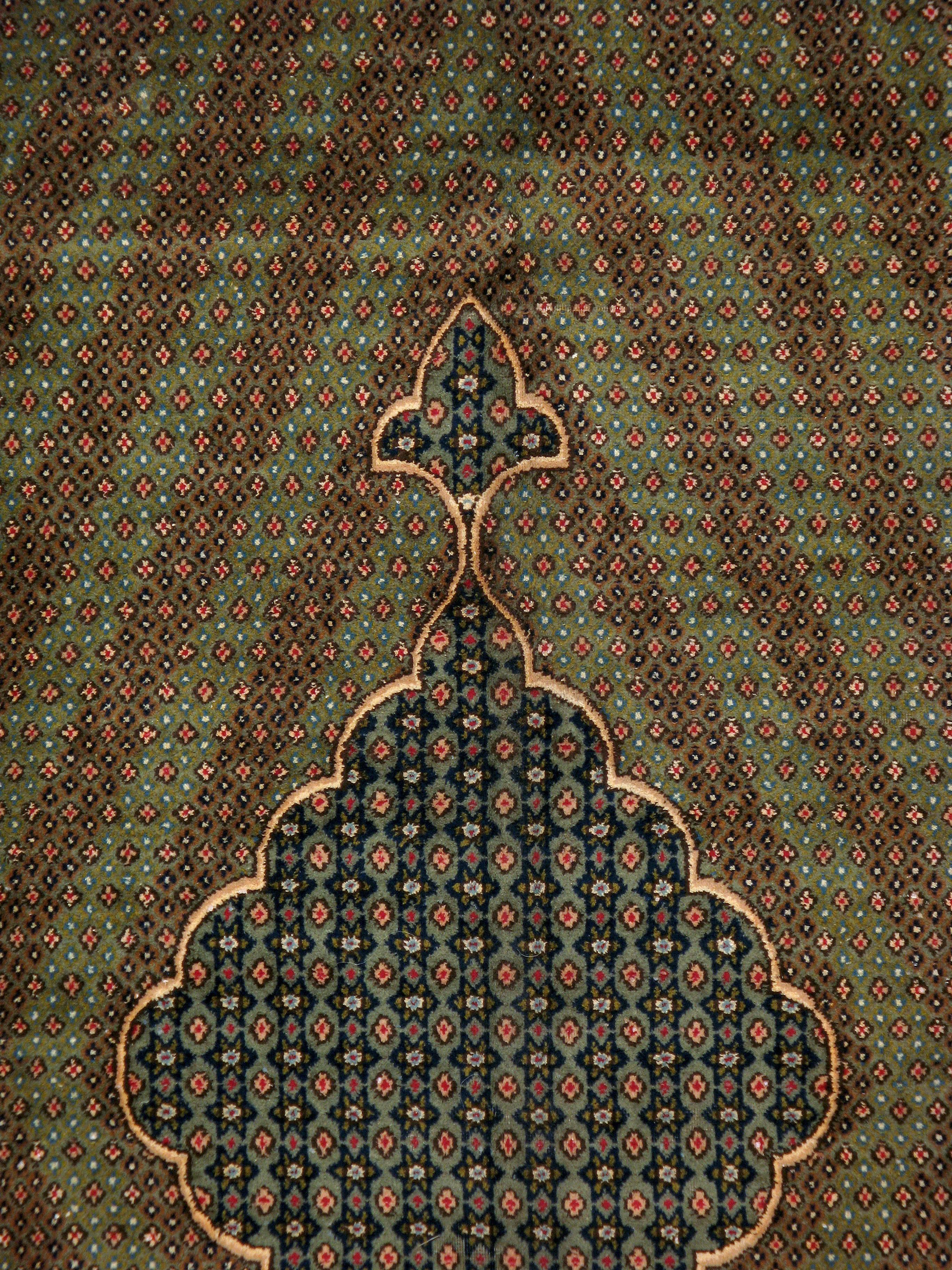 A vintage Qum Deco style carpet from the second half of the 20th century.

Measures: 9' 8