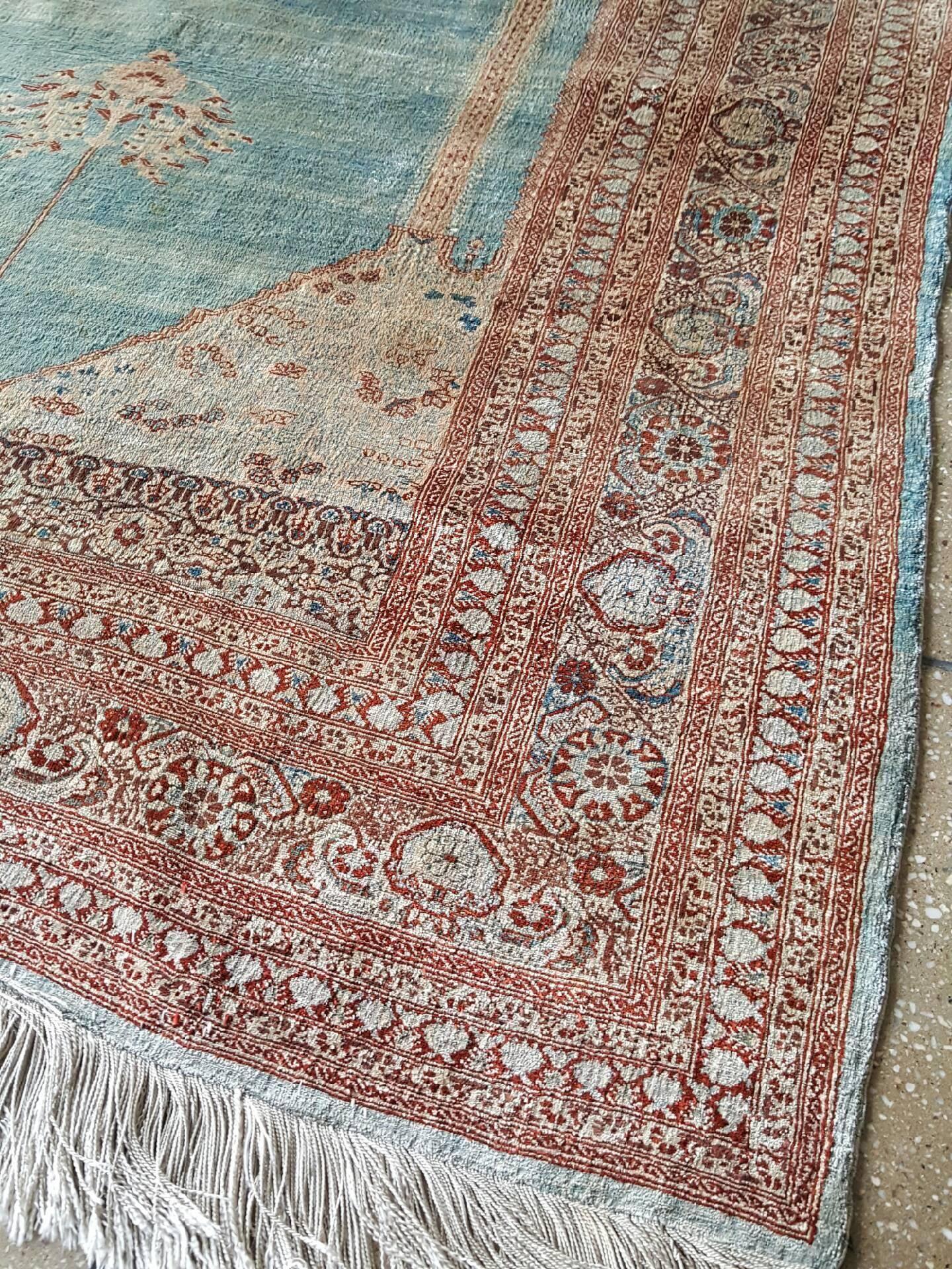 Seta Tappeto antico Tabriz in seta persiana in vendita