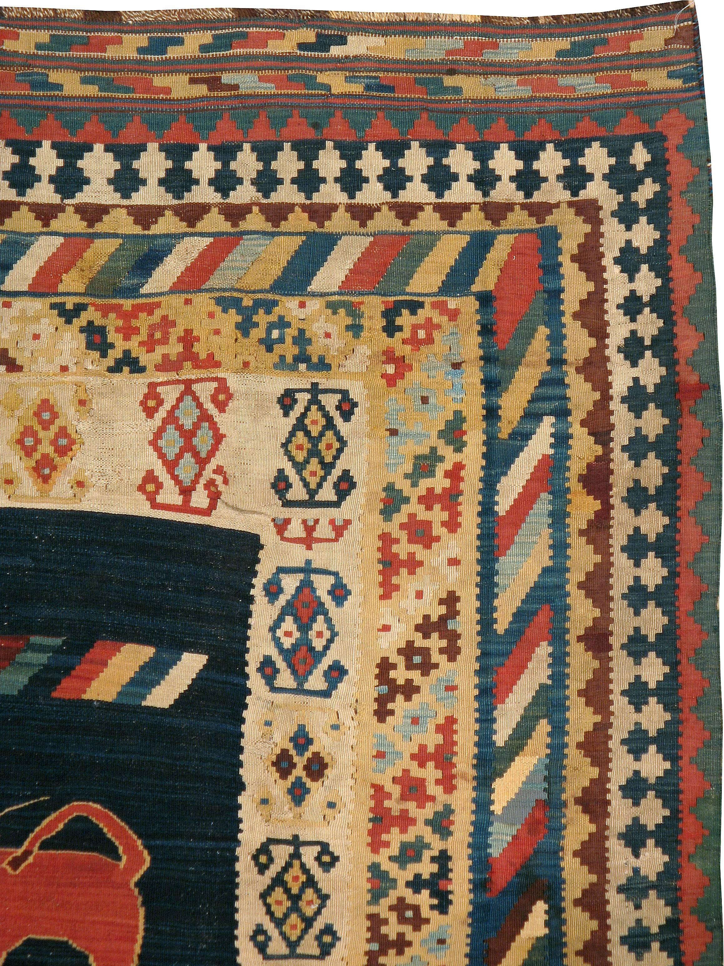 Antiker Flachgewebter persischer Kelim-Teppich (Handgewebt) im Angebot