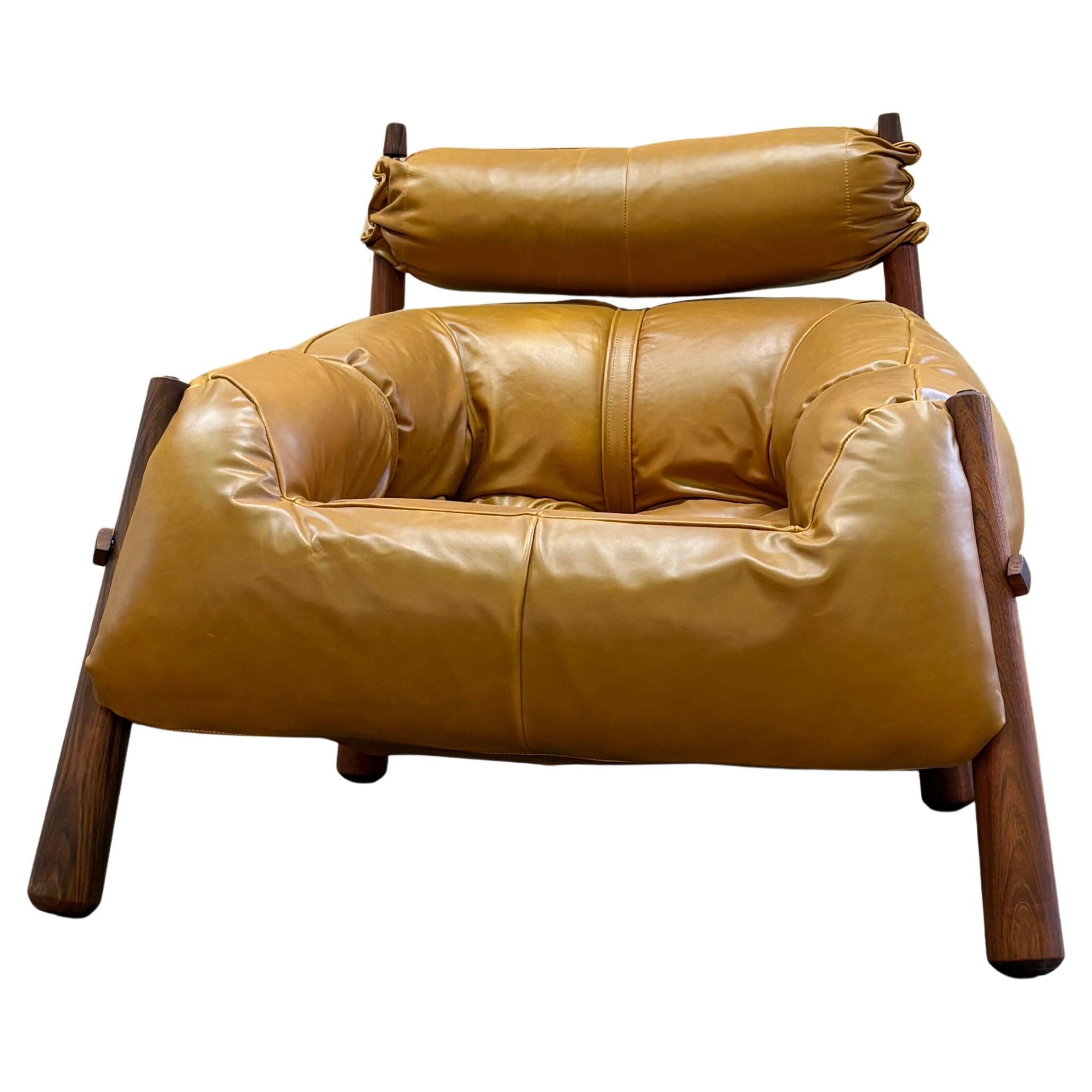 1960s Brazilian Wood and Leather MP81 Chair by Percival Lafer im Angebot