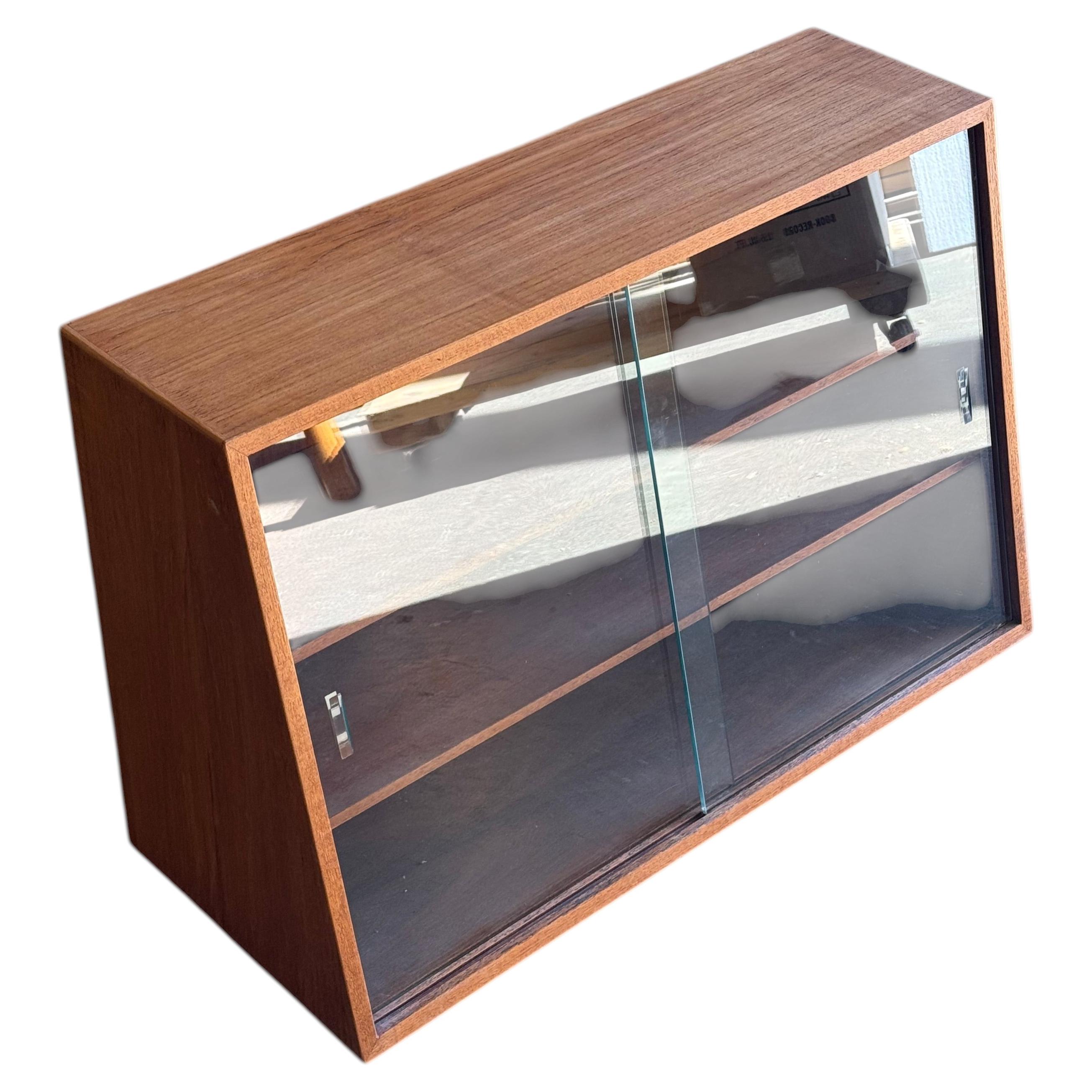 1960s Danish Modern Slanted Display Cabinet in teak For Sale
