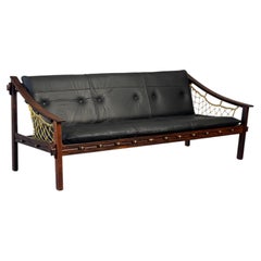 Canapé « Amazonas » des années 1960, conçu par Jean Gillon pour Wood Art, en cuir noir