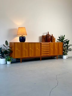 Buffet en teck « Triennale » modèle 29A d’Arne Vodder, des années 1950, pour Sibast, Danemark.
