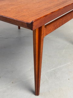 Tavolino da caffè/da salotto in teak modello FD 535 di Finn Juhl degli anni '50, realizzato per France & Son, Danimarca.