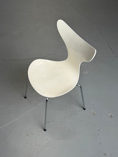 1970s Model 3108 “Lily” Chair by Arne Jacobsen for Fritz Hansen, Denmark.