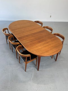1960s Extendable Teak Dining Table by Johannes Andersen for Uldum Møbelfabrik.