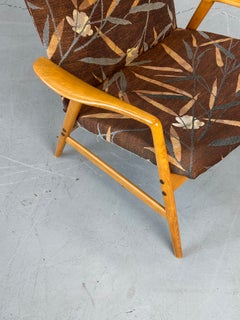 Fauteuil inclinable « Kontur » des années 1950, conçu par Alf Svensson, en hêtre massif, Suède.