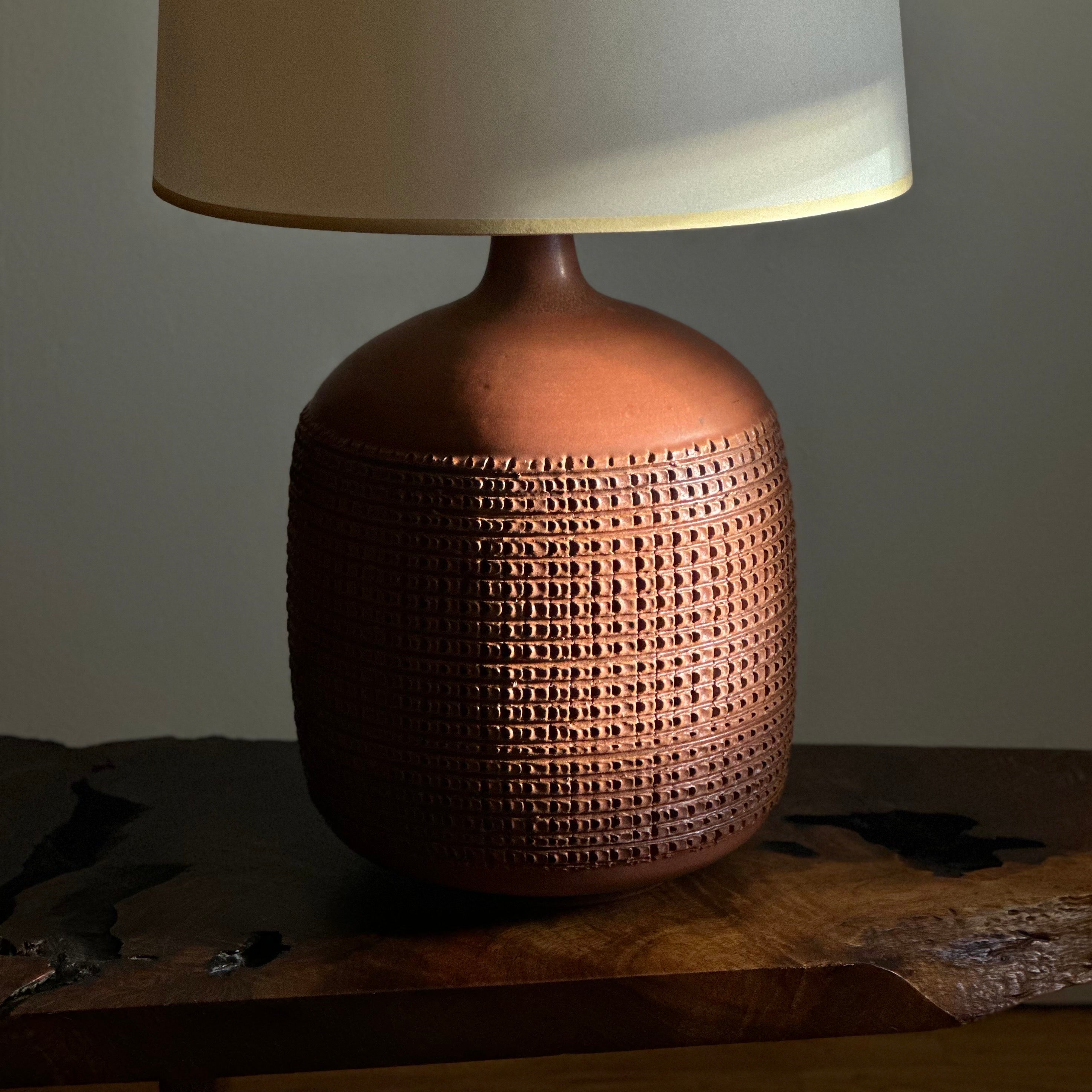 Mid-Century Modern Design Technics Incised Terracotta Glaze Ceramic Table Lamp, 1960s For Sale