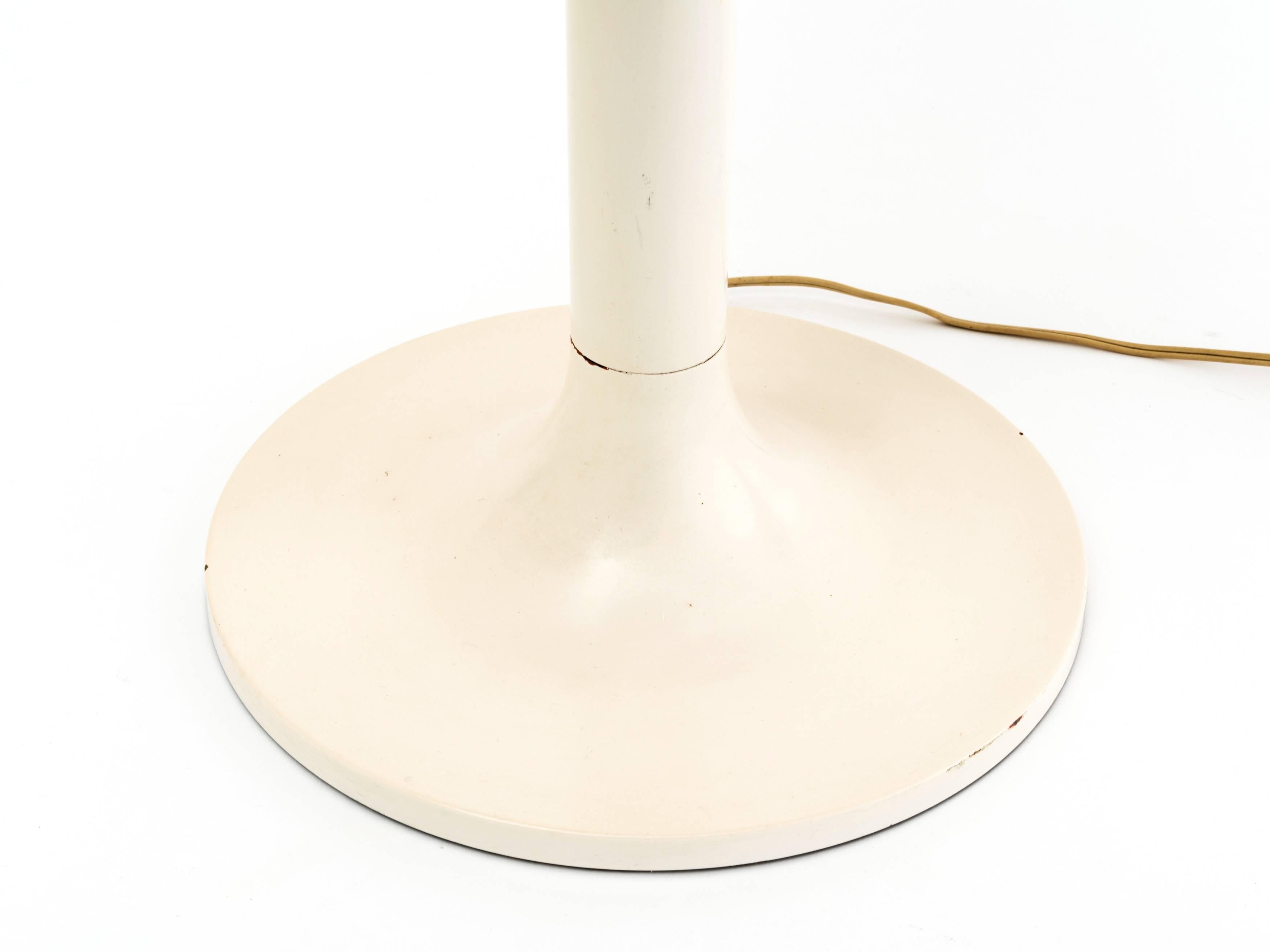 Mid-Century Modern 1971 Neal Small Triple Shade Table Lamp in Enameled Metal