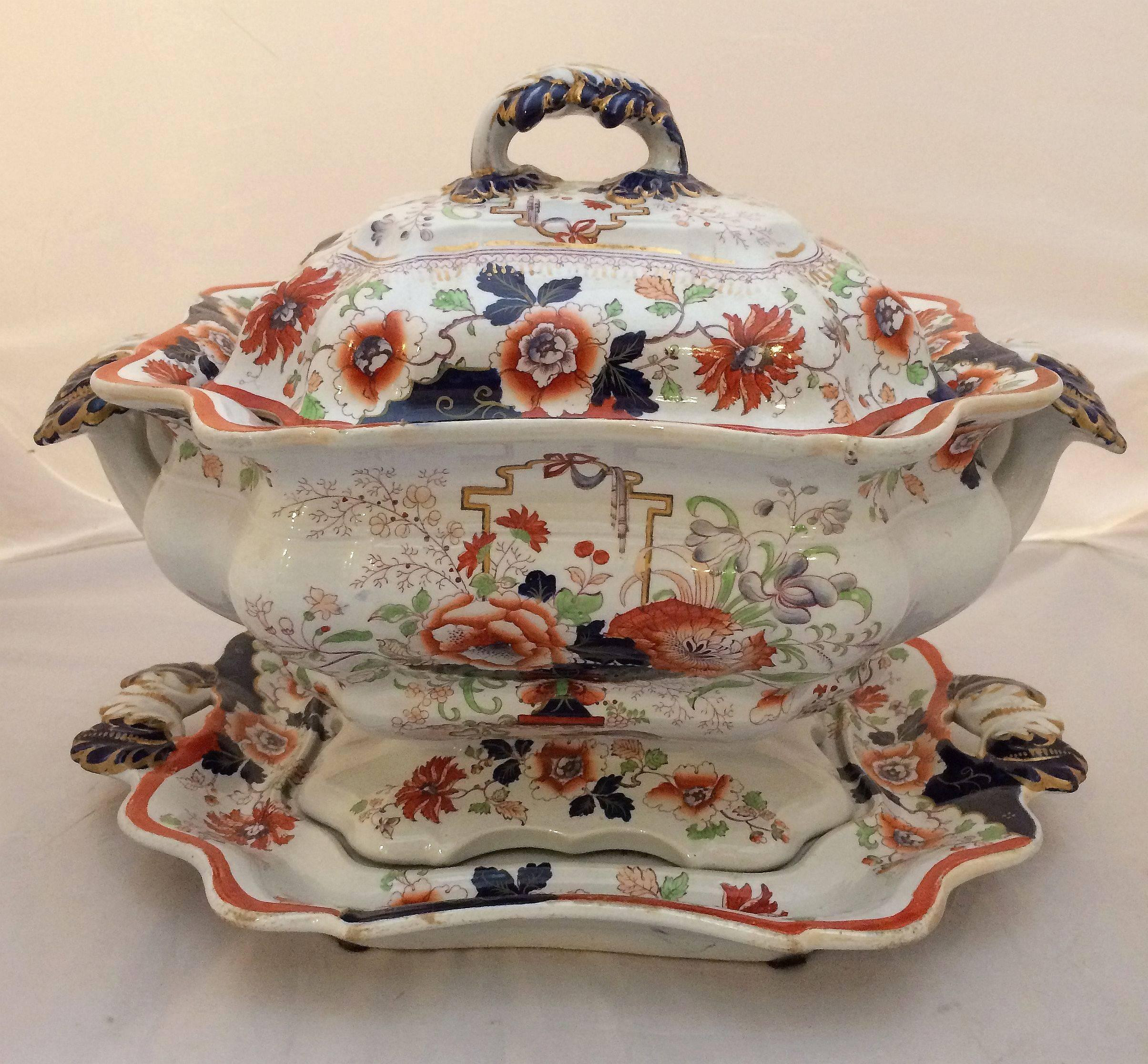 Glazed English Ironstone Tureen with Lid and Under-Tray from the Early 19th Century For Sale