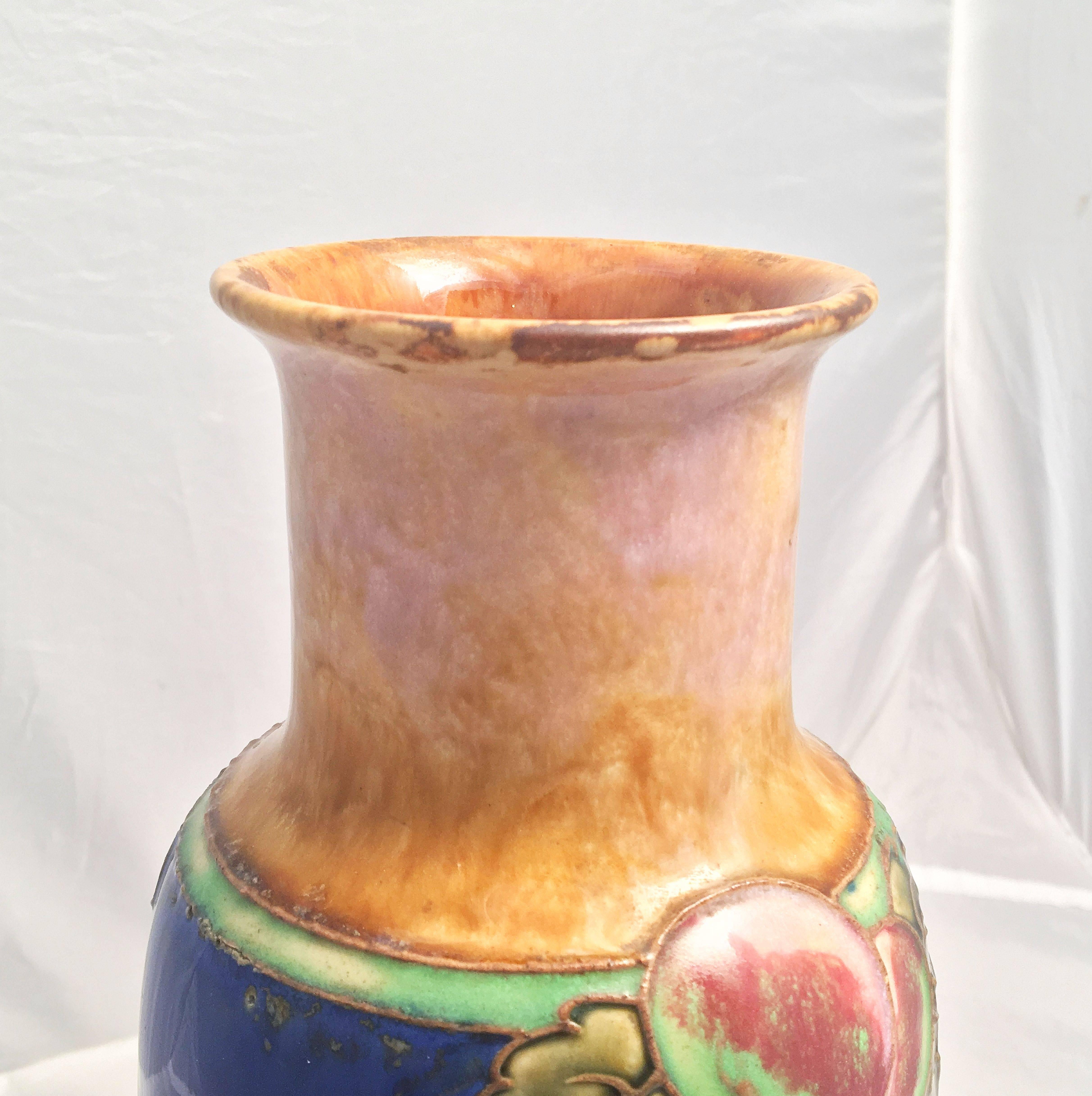 Vases à grappes de raisins Royal Doulton de la période Arts and Crafts en vente 1