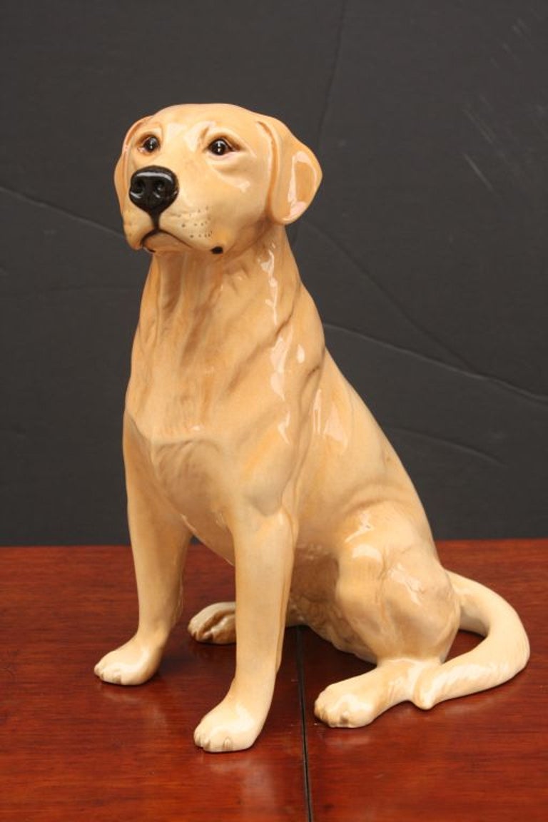 English Sitting Yellow Lab Dog Figure by Beswick Pottery 'Fireside Model' For Sale