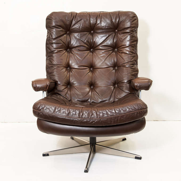 leather swivel lounge chair