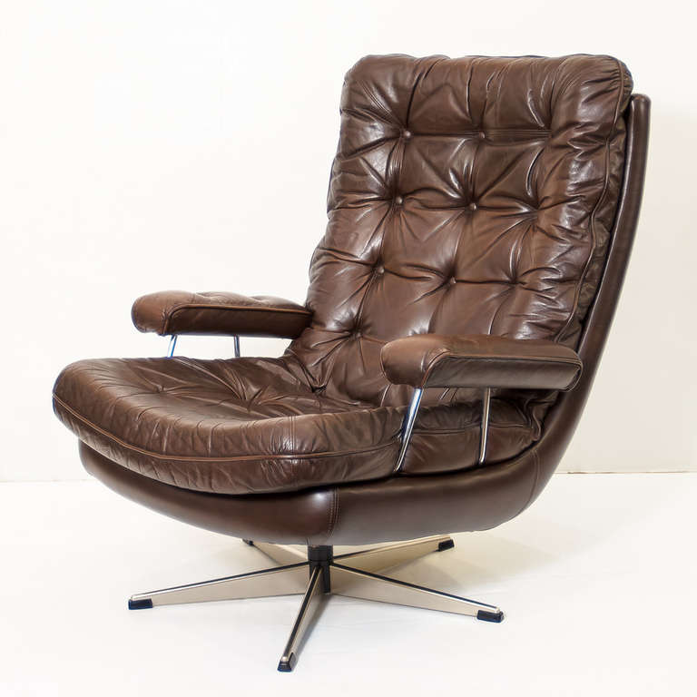 Danish Swivel Lounge Chair Of Tufted Leather At 1stdibs