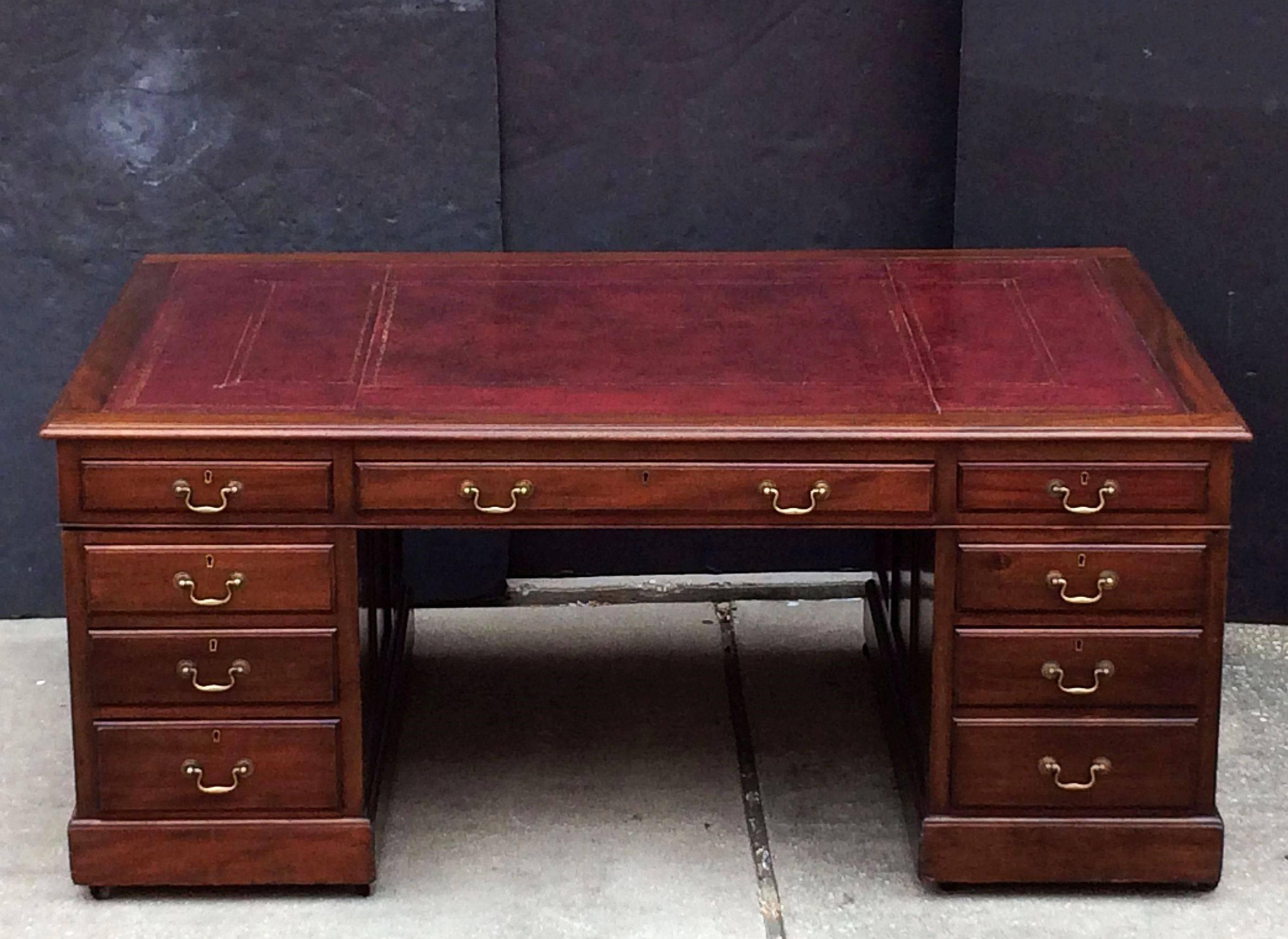 Large English Partner's Pedestal Desk, early 20th century In Excellent Condition In Austin, TX