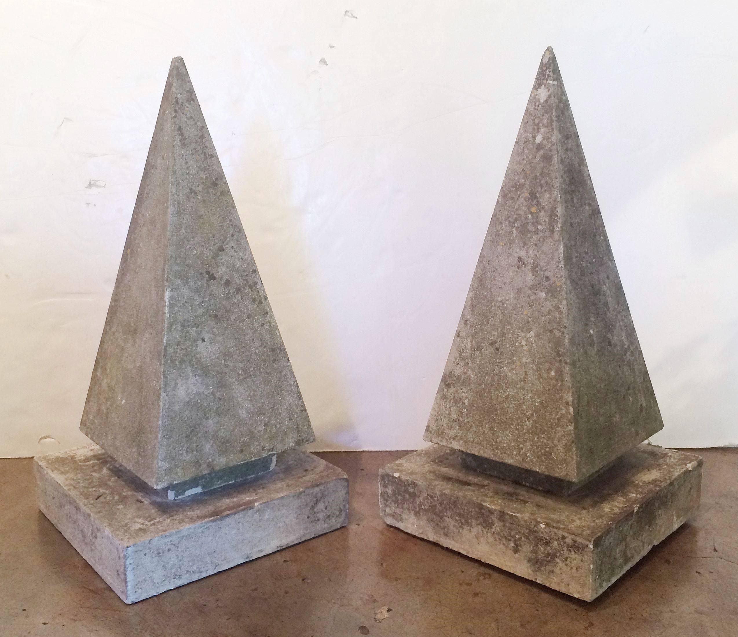 Pair of Extra Large English Garden Stone Obelisk Copings 1