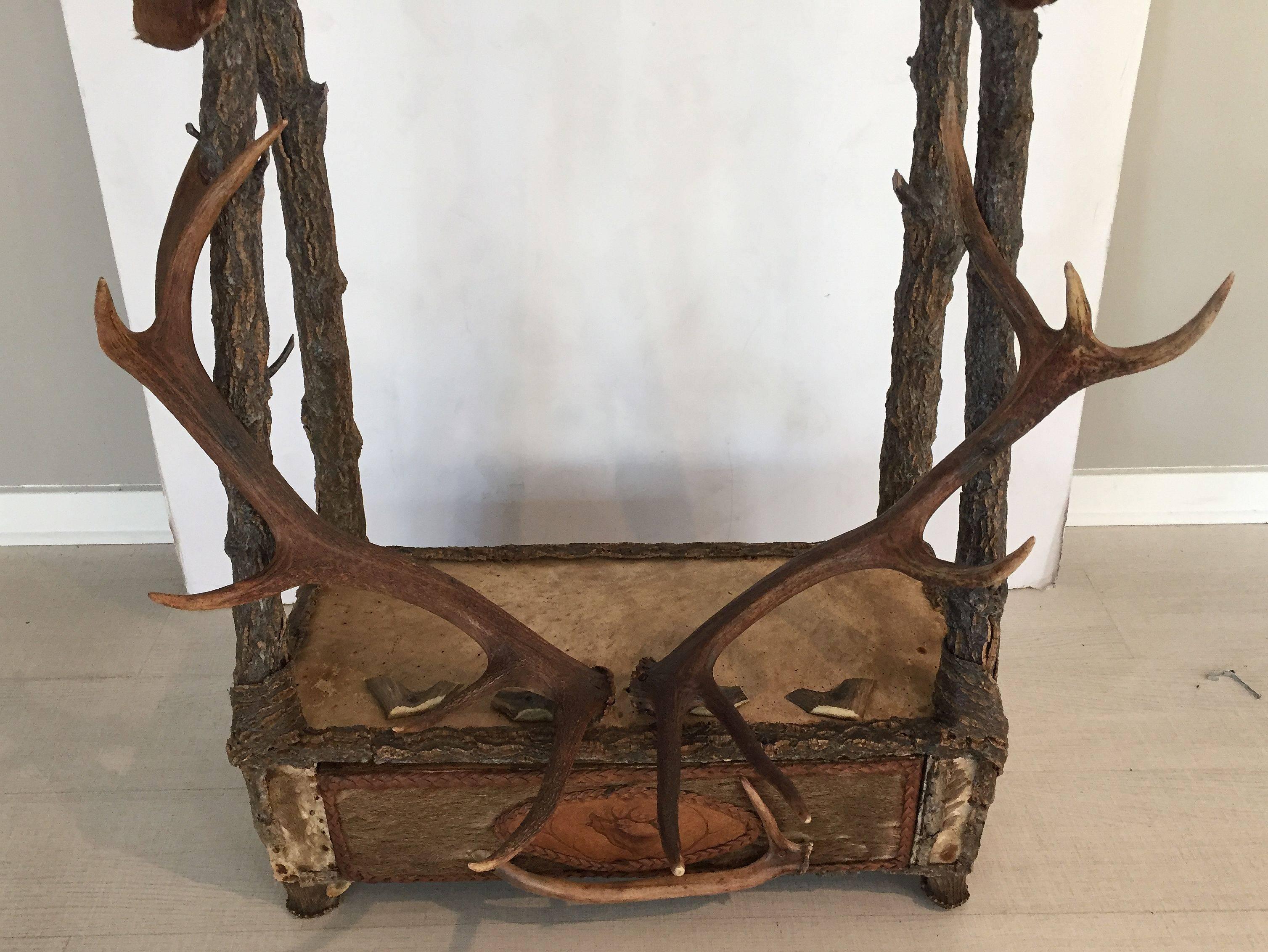 Italian Antler Horn Hunter's Standing Gun Rack 2