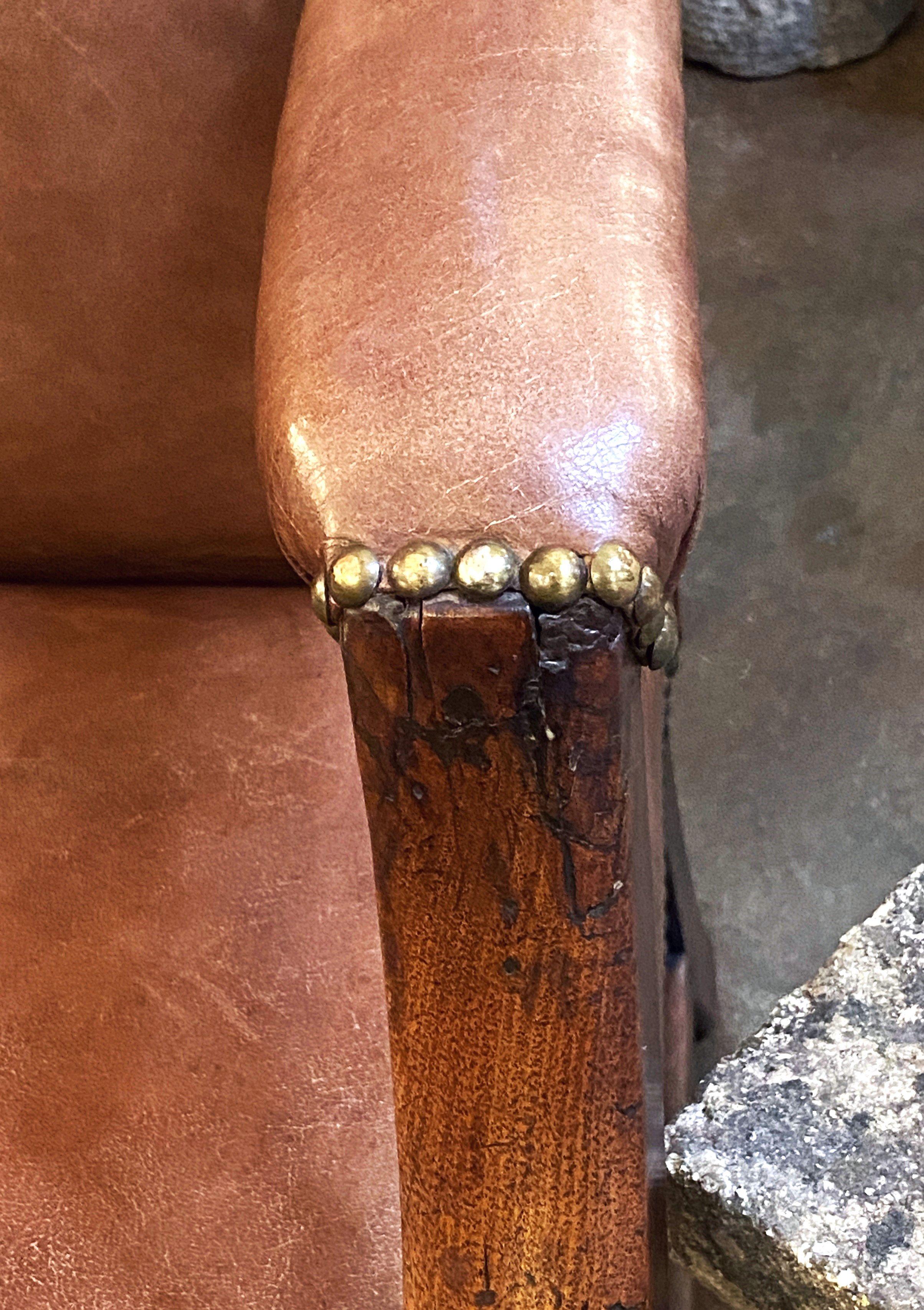 Anglais Large fauteuil ou chaise de bibliothèque anglais en cuir dans le style de George III en vente
