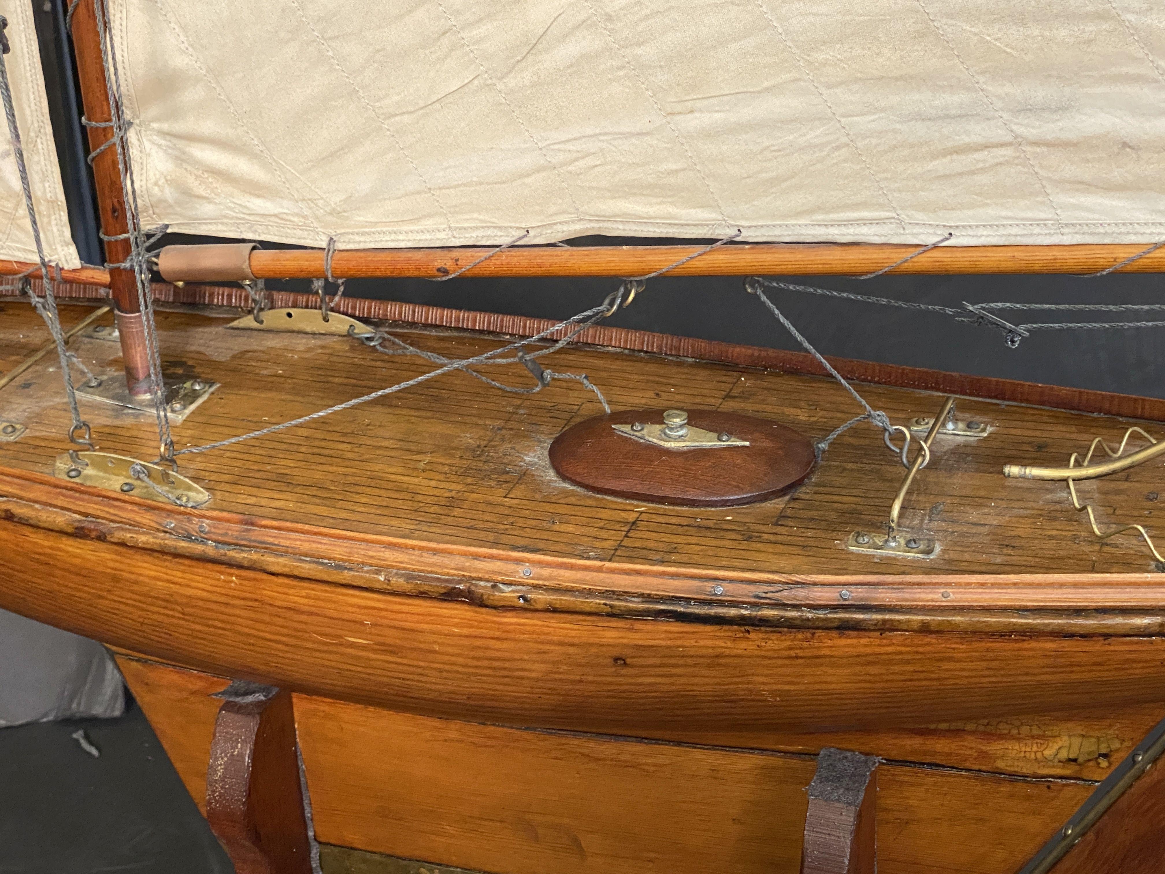 Bateau à voile anglais sur pied de l'époque édouardienne (H 61 1/2 x L 56) en vente 4