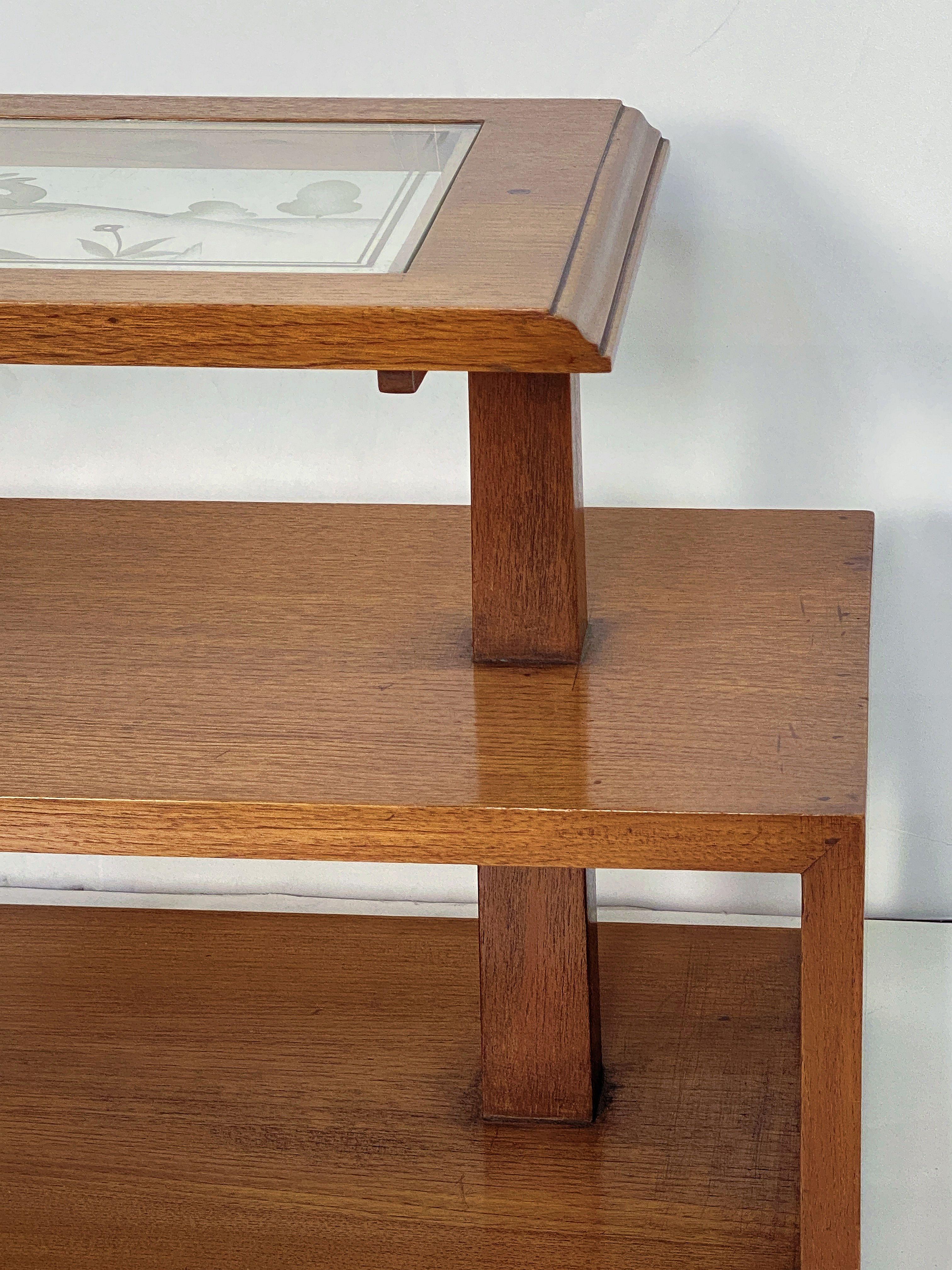 Paire de tables d'appoint Art Déco avec plateaux en verre gravé en vente 5