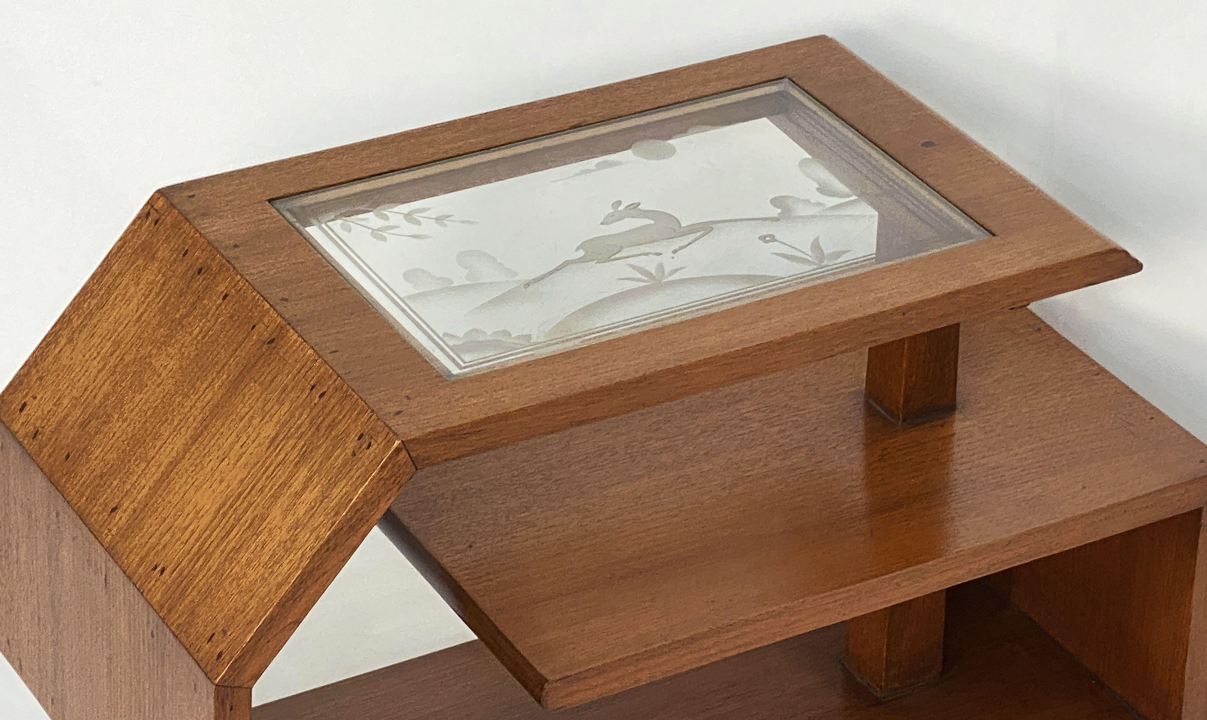 Paire de tables d'appoint Art Déco avec plateaux en verre gravé en vente 7