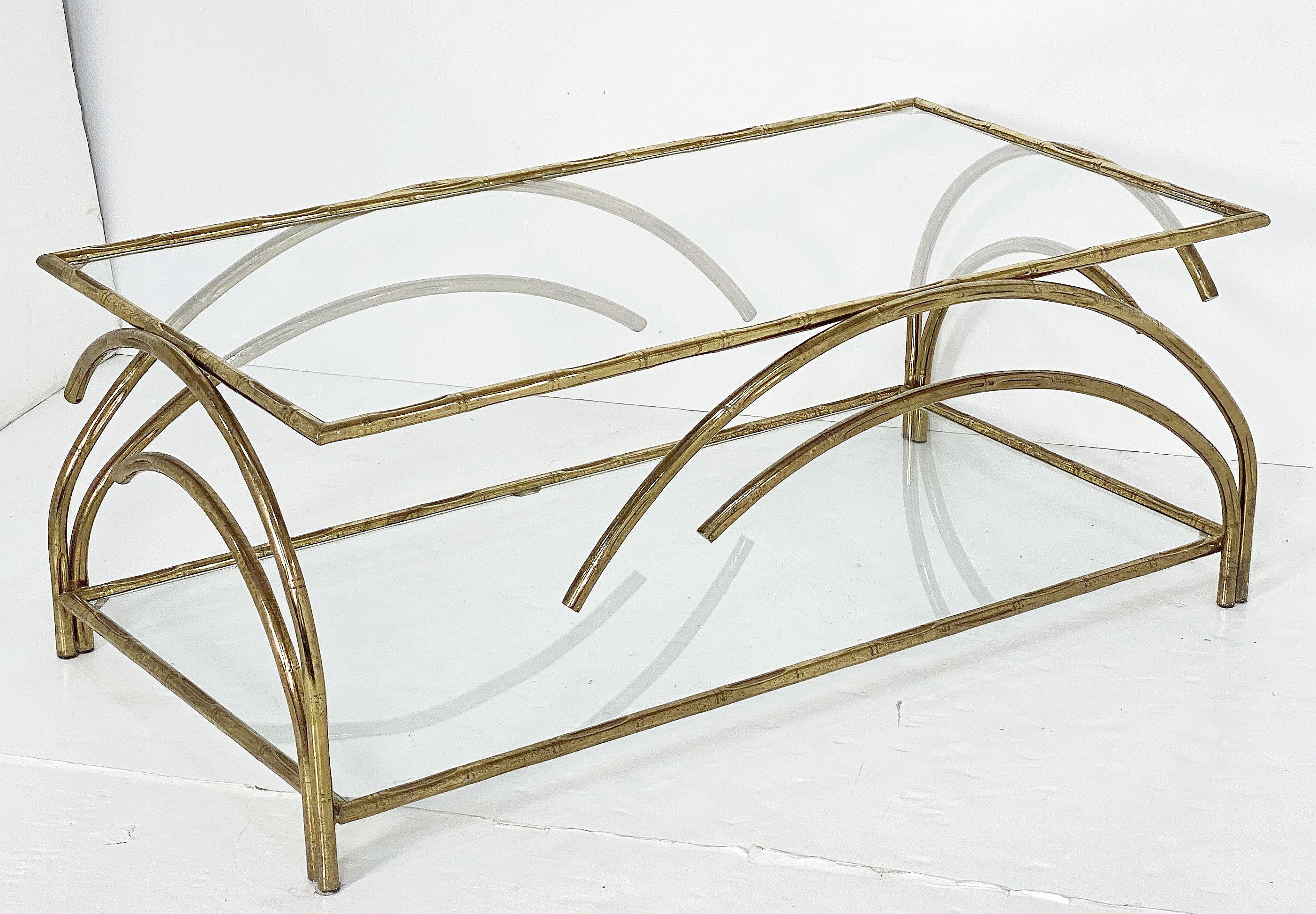 Moderne Table basse ou basse rectangulaire moderniste française en laiton en vente