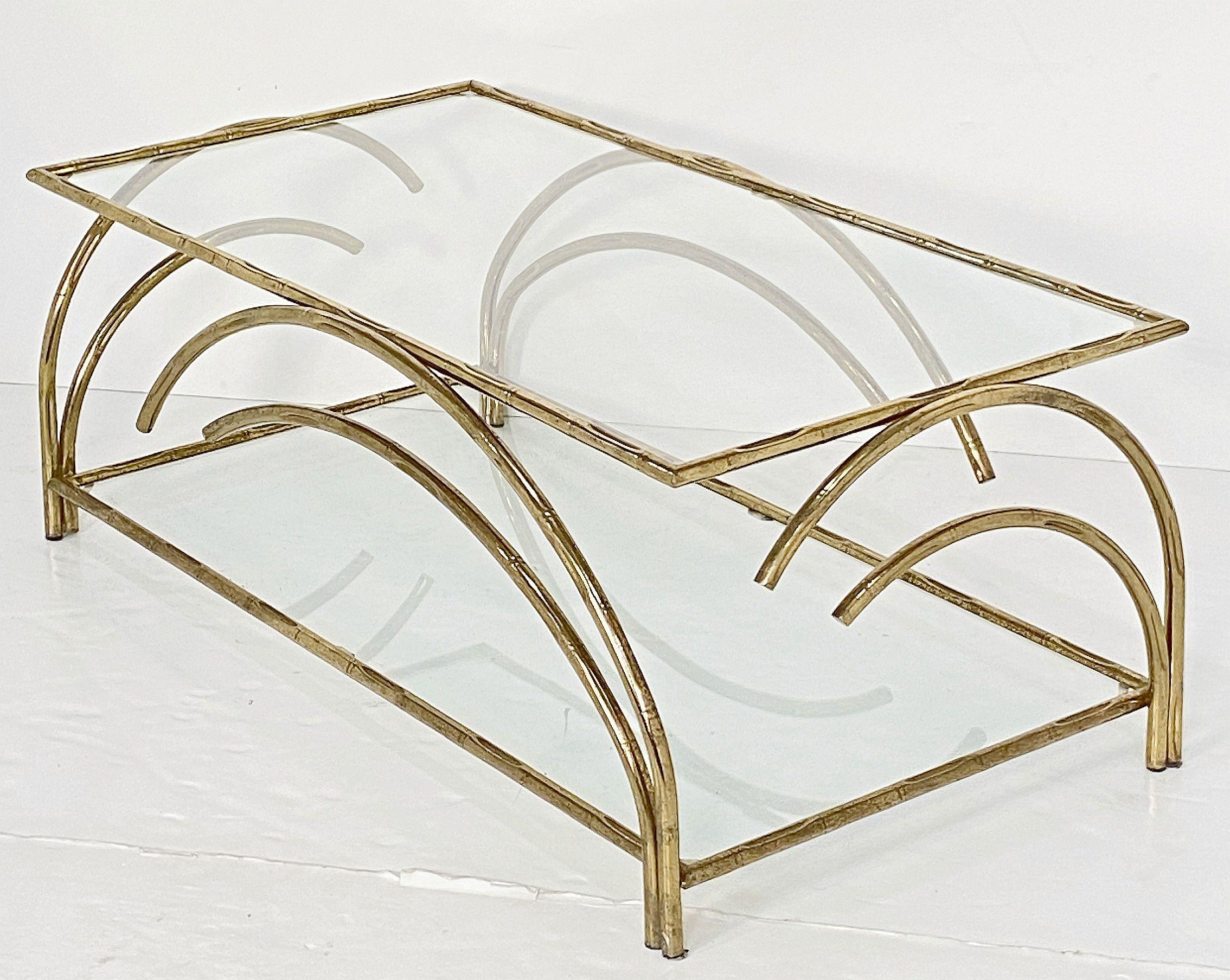 Table basse ou basse rectangulaire moderniste française en laiton en vente 3