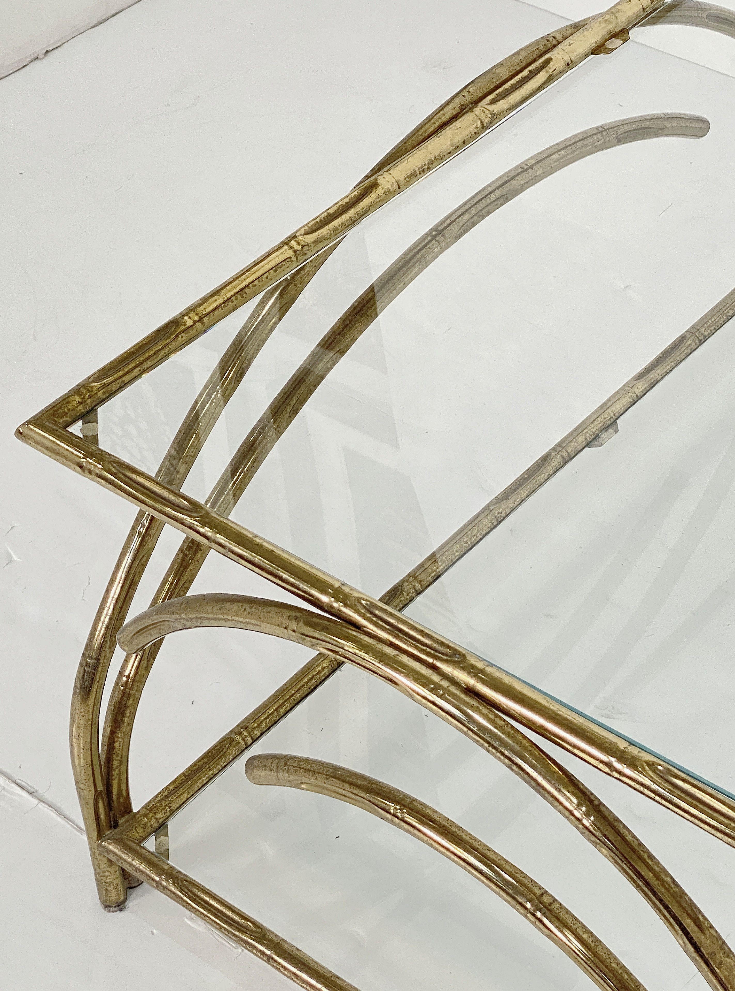 Table basse ou basse rectangulaire moderniste française en laiton en vente 6