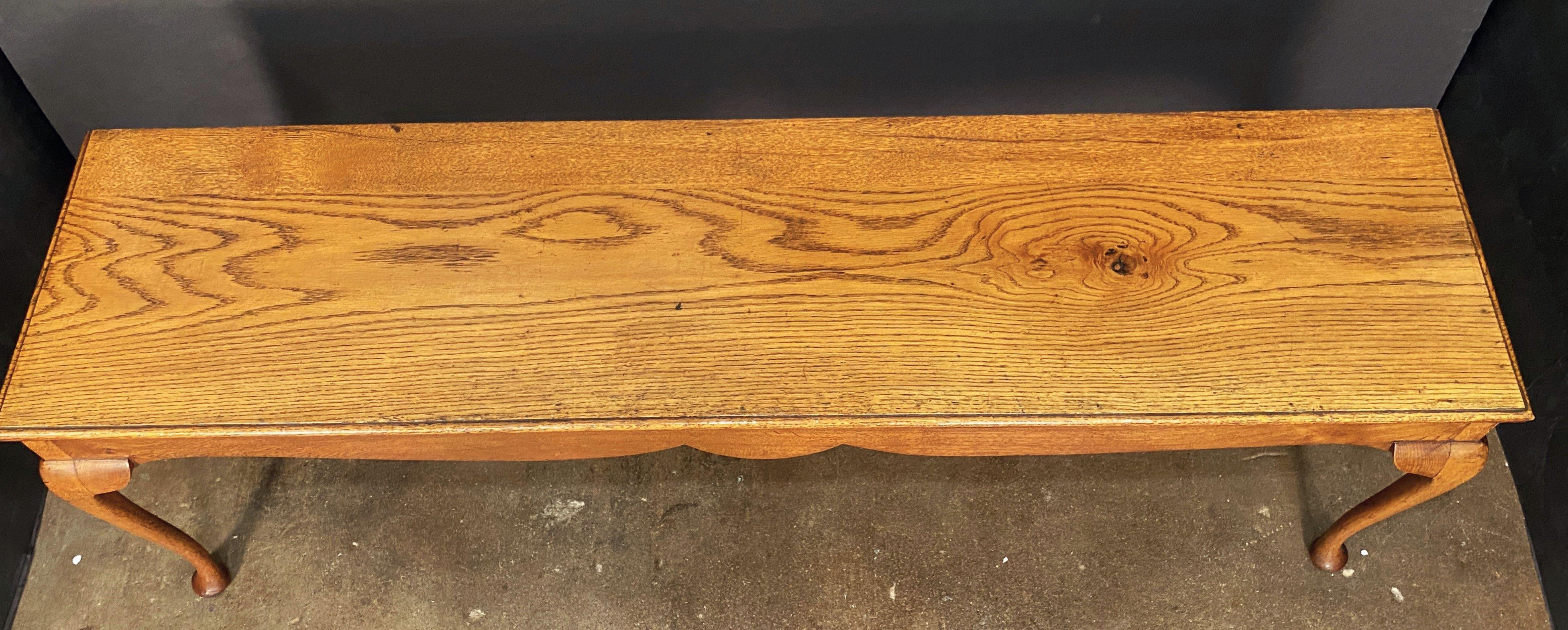 English Grand Hall Bench or Window Seat of Patinated Oak For Sale 4