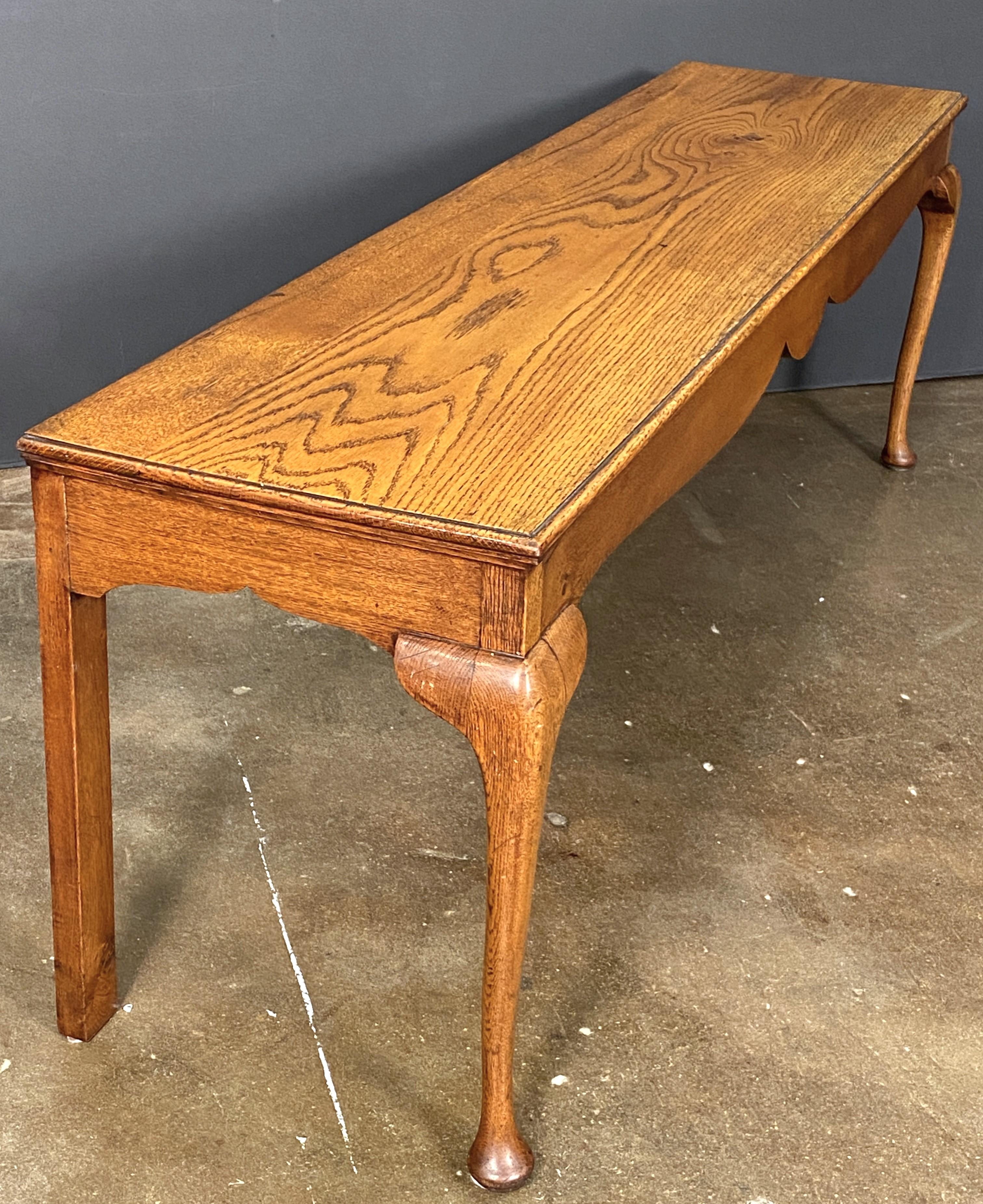 English Grand Hall Bench or Window Seat of Patinated Oak For Sale 3