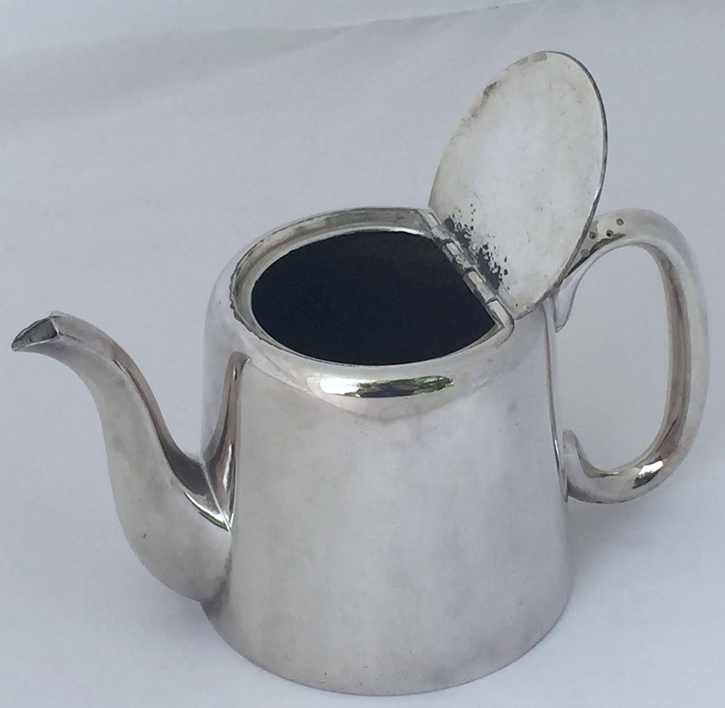 English Hotel Silver Tea Set In Excellent Condition In Austin, TX