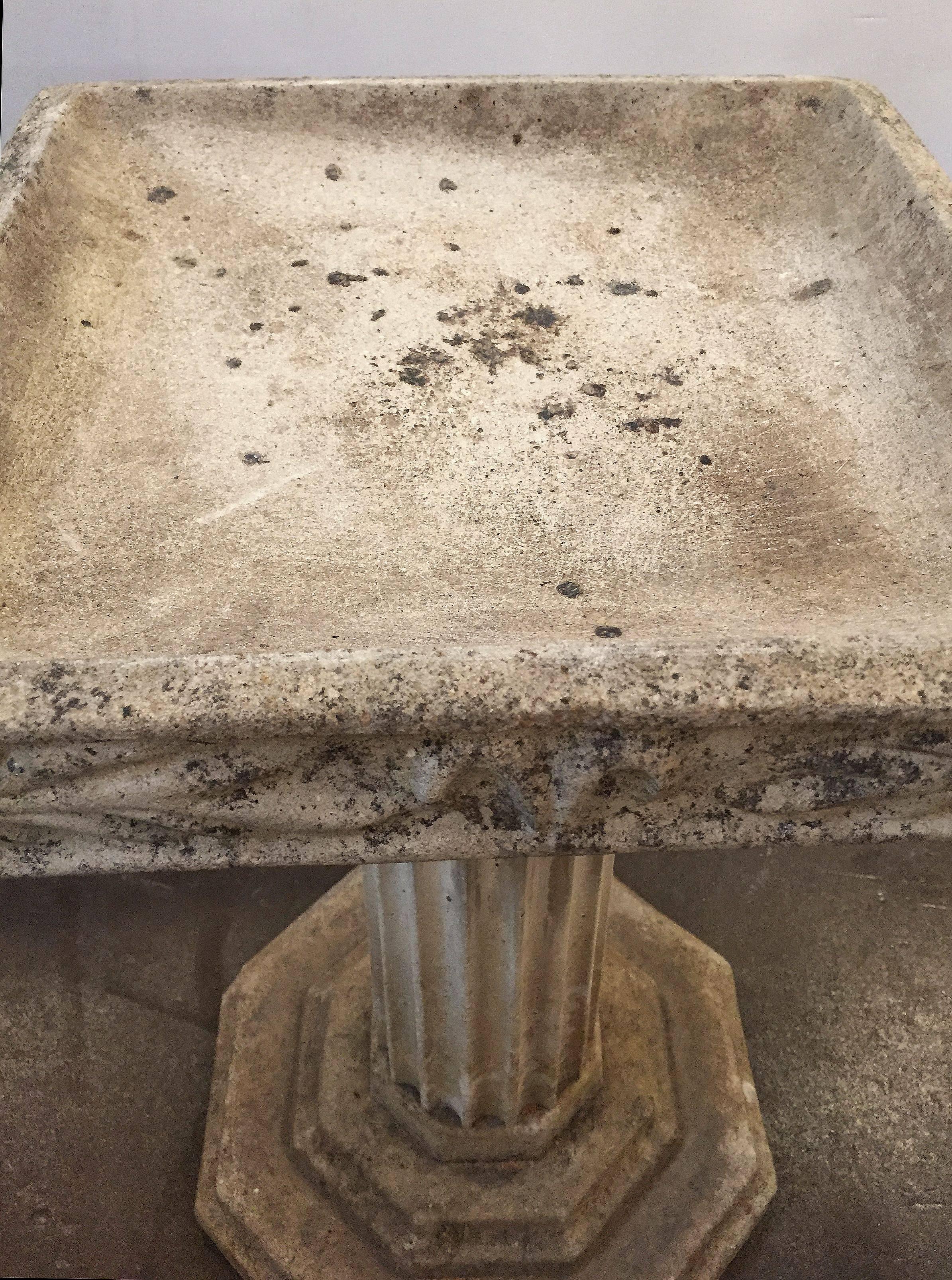 English Garden Stone Bird Bath in the Classical Style In Good Condition In Austin, TX