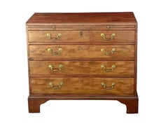 George III Bachelor's Chest of Drawers of Mahogany on Bracket Feet