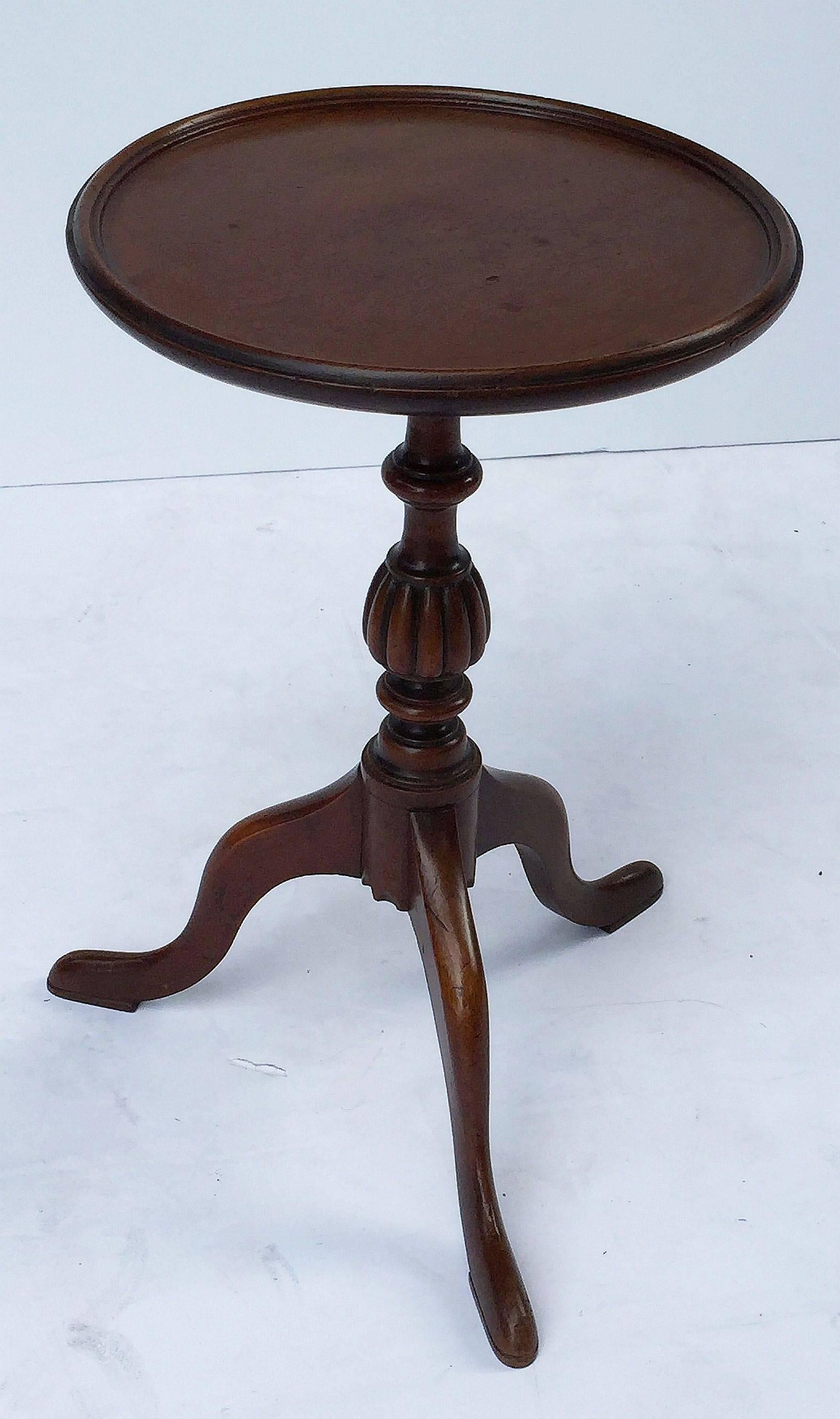 English Wine Table of Mahogany In Excellent Condition In Austin, TX